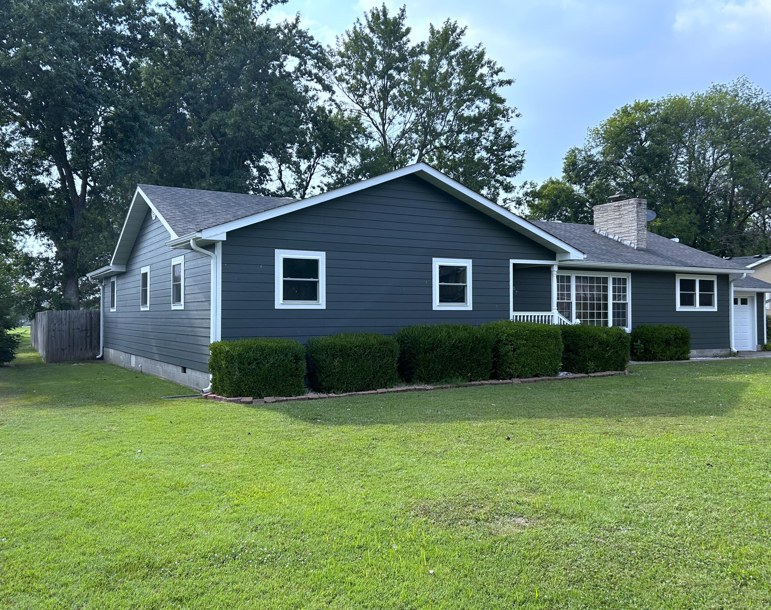 207 Maple Street Property Photo 1