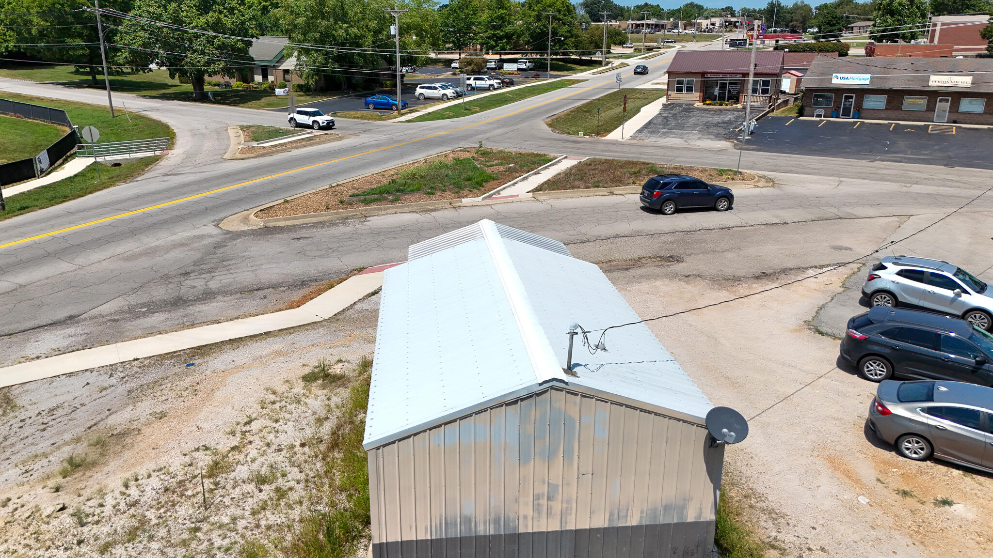 415 North Elm Street Property Photo 3