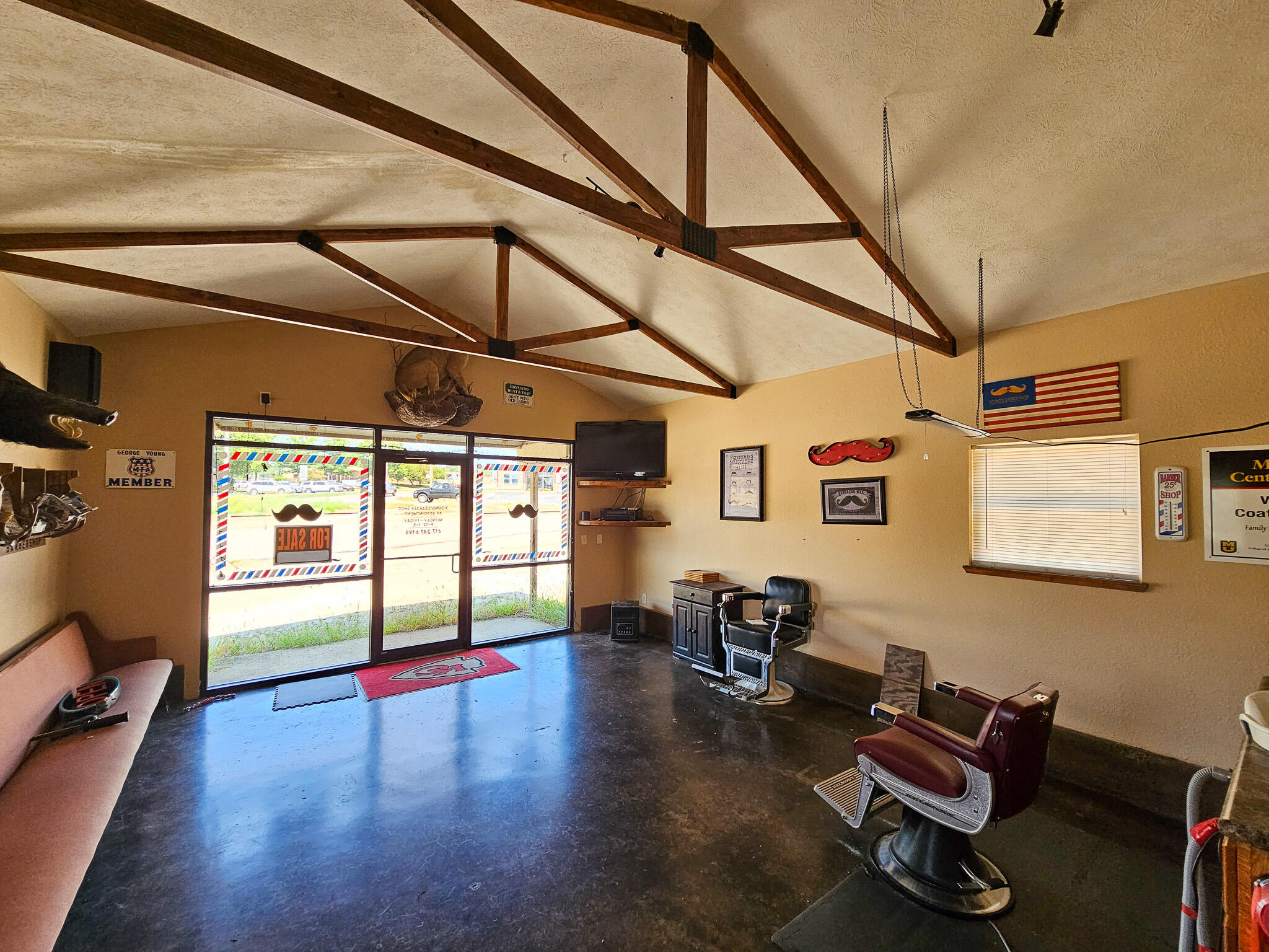 415 North Elm Street Property Photo 6