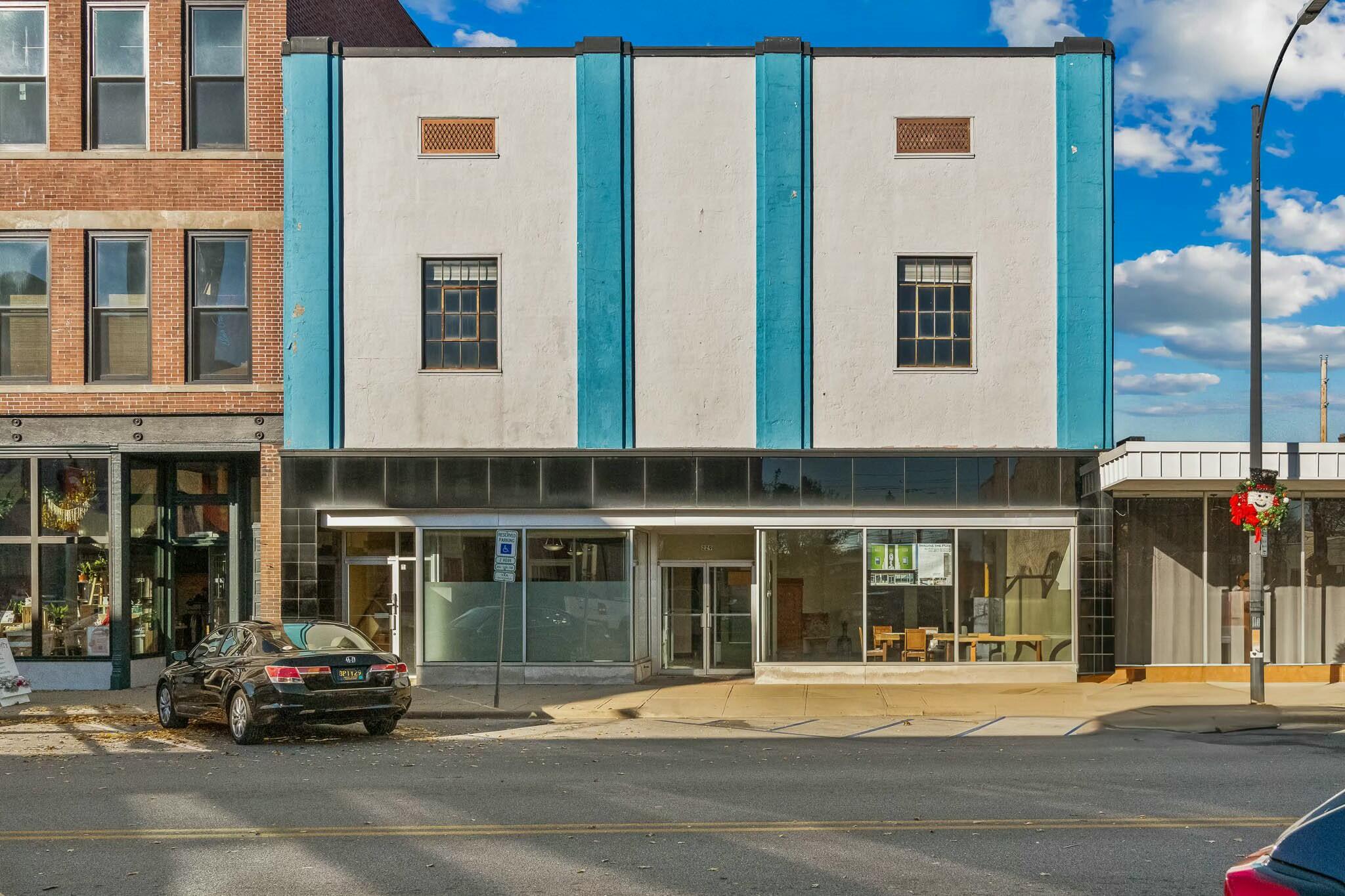 229 East Commercial Street Property Photo 2