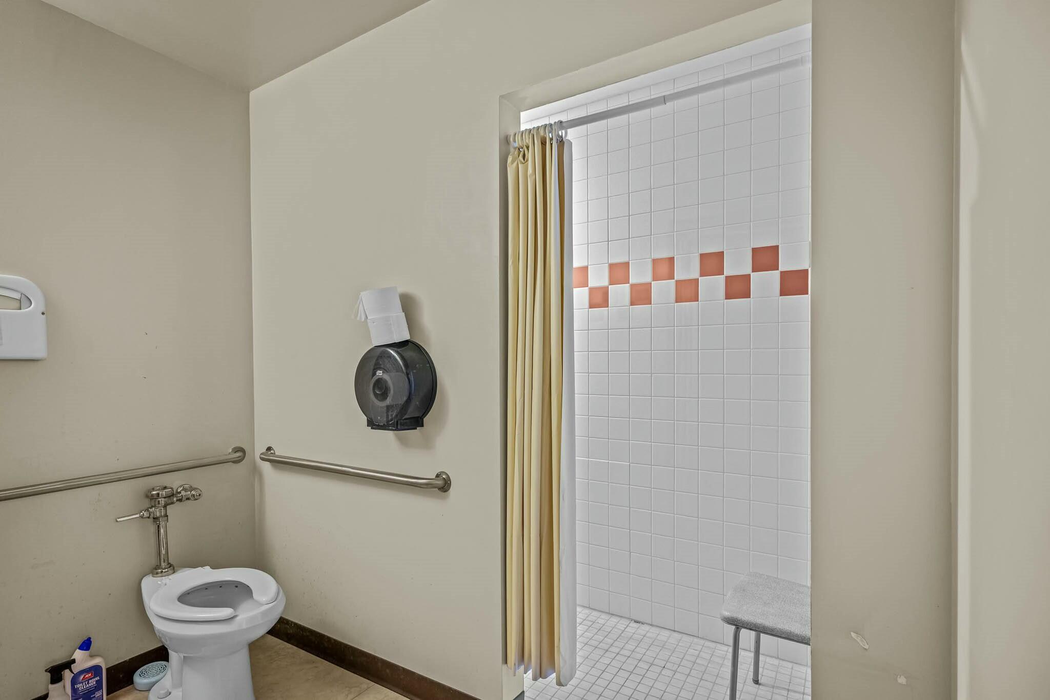 229 East Commercial Street Property Photo 22