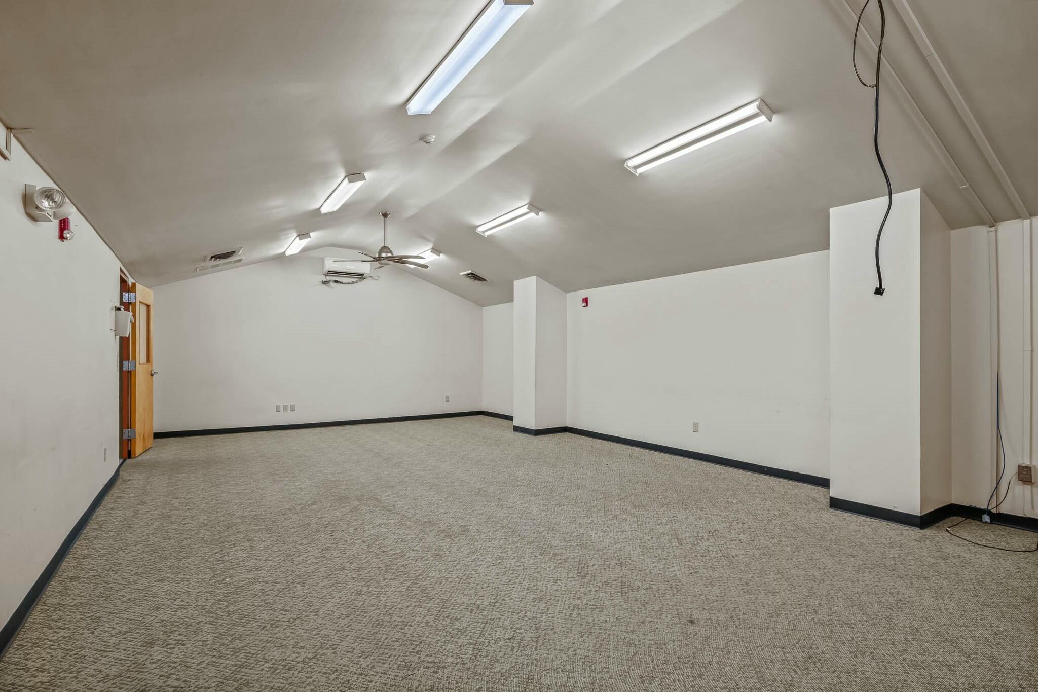 229 East Commercial Street Property Photo 39