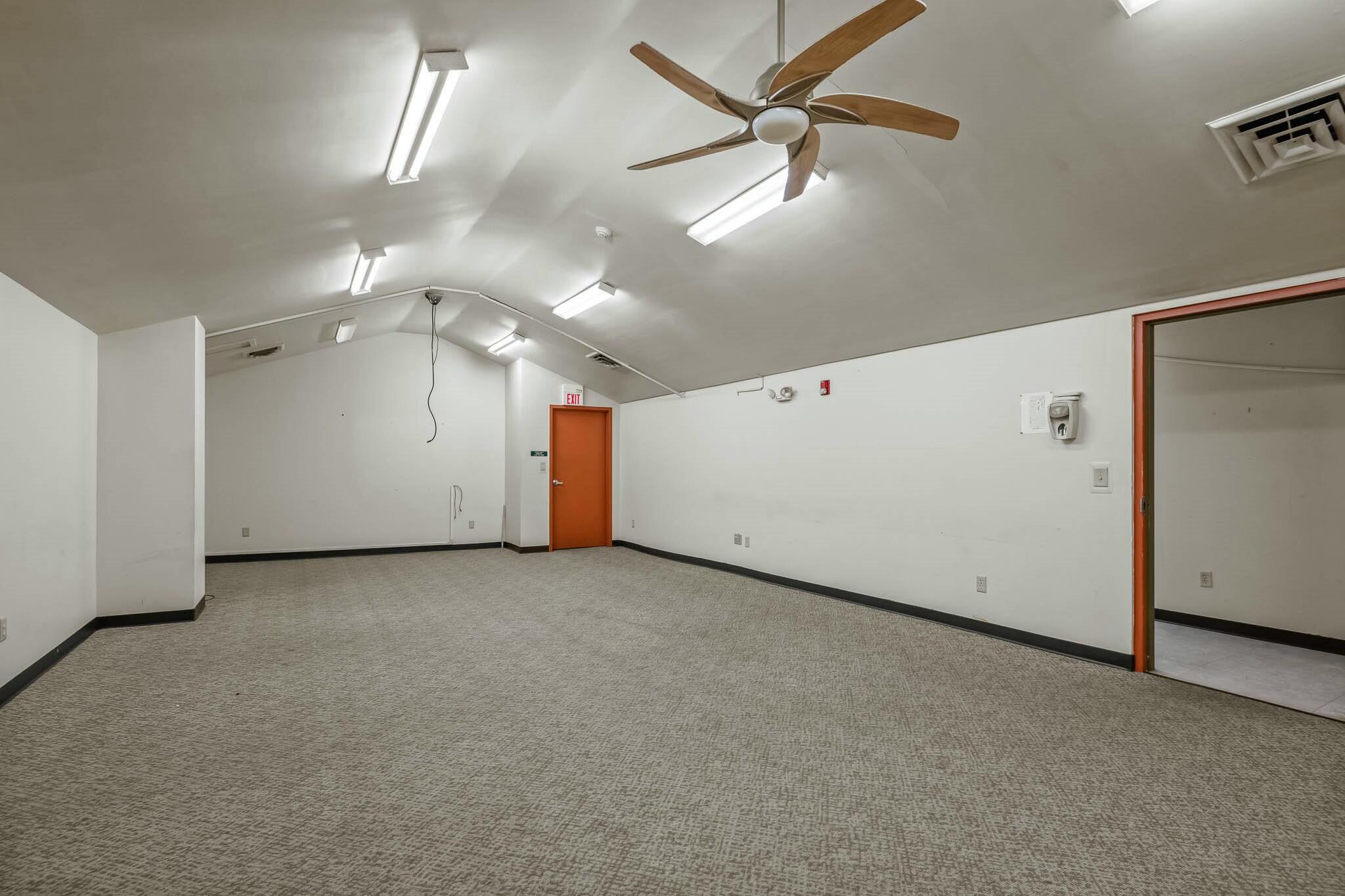 229 East Commercial Street Property Photo 40