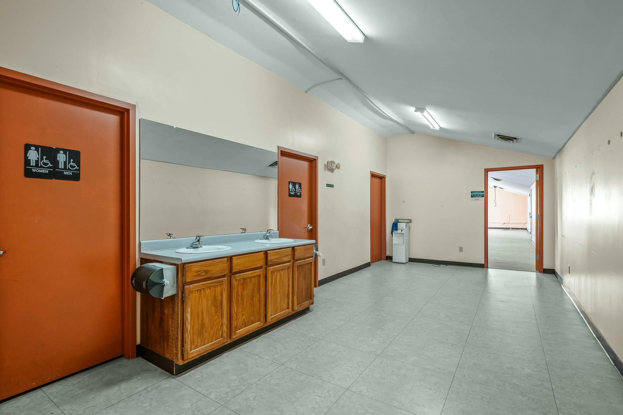 229 East Commercial Street Property Photo 42