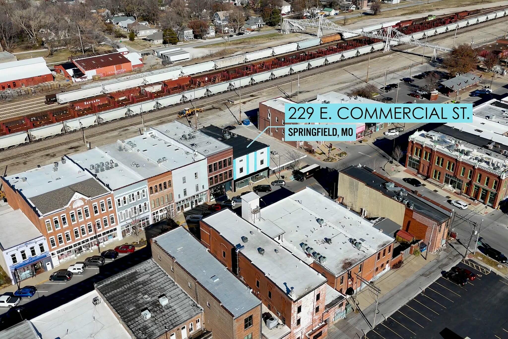 229 East Commercial Street Property Photo 61