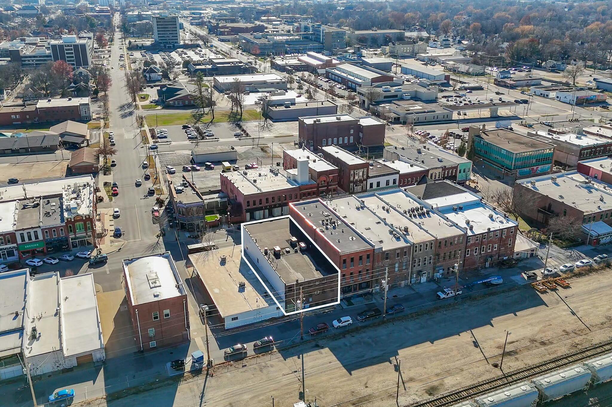 229 East Commercial Street Property Photo 62