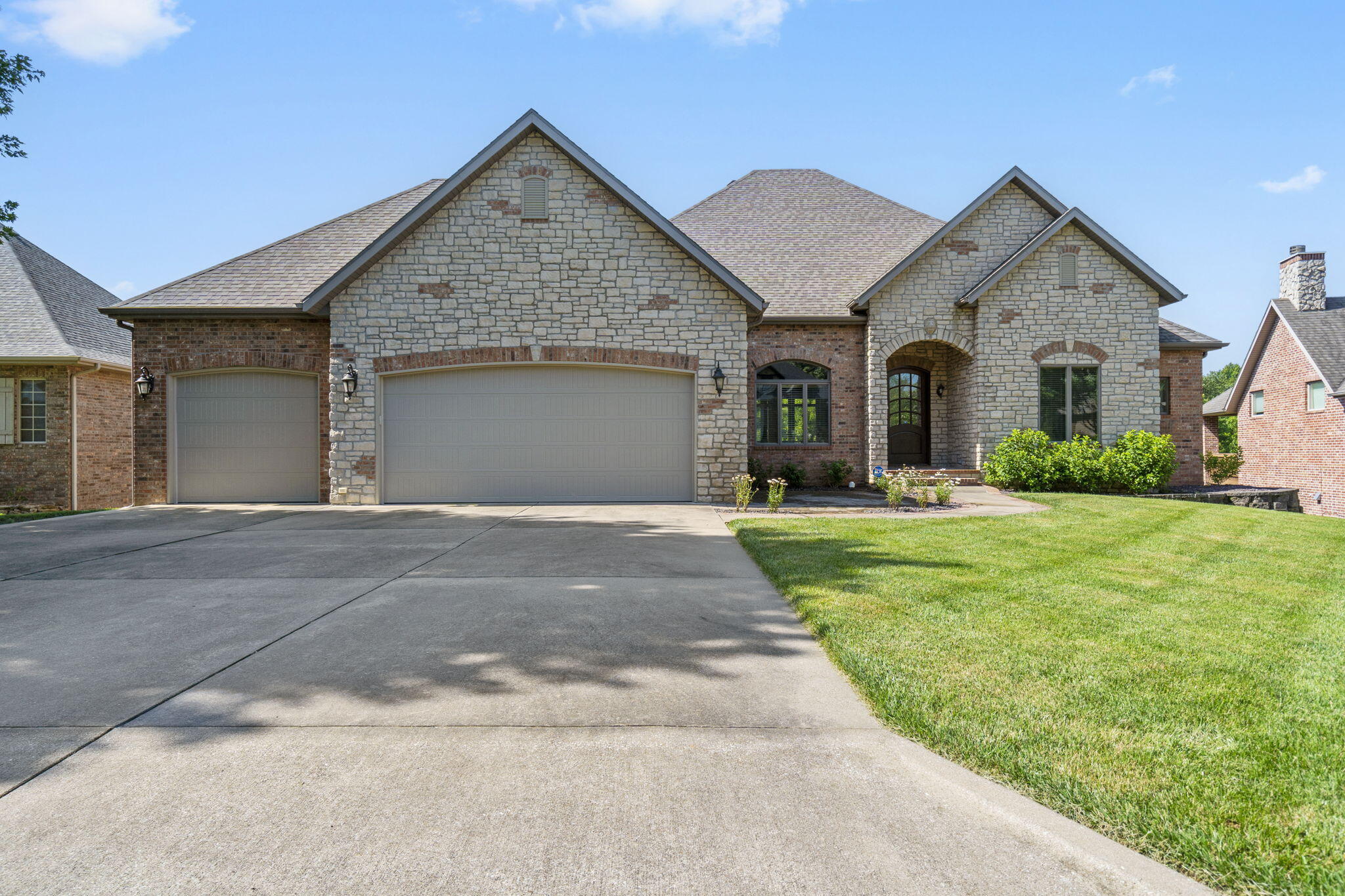 755 North Fallbrooke Terrace Property Photo 1