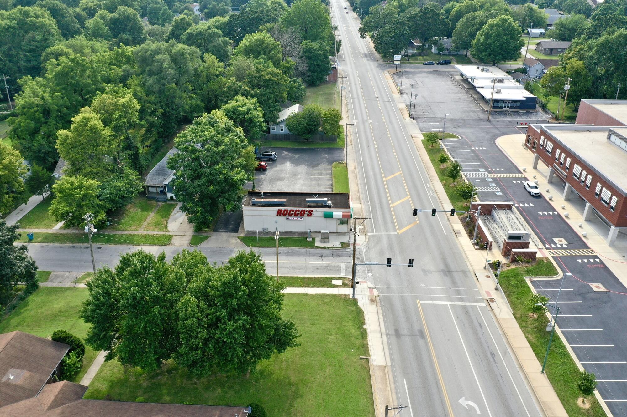 834 East Division Street Property Photo 4