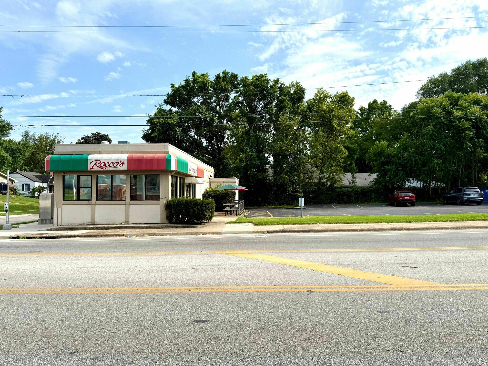 834 East Division Street Property Photo 6