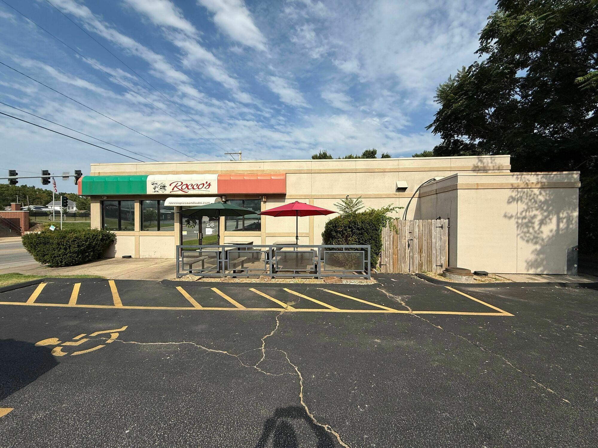 834 East Division Street Property Photo 8