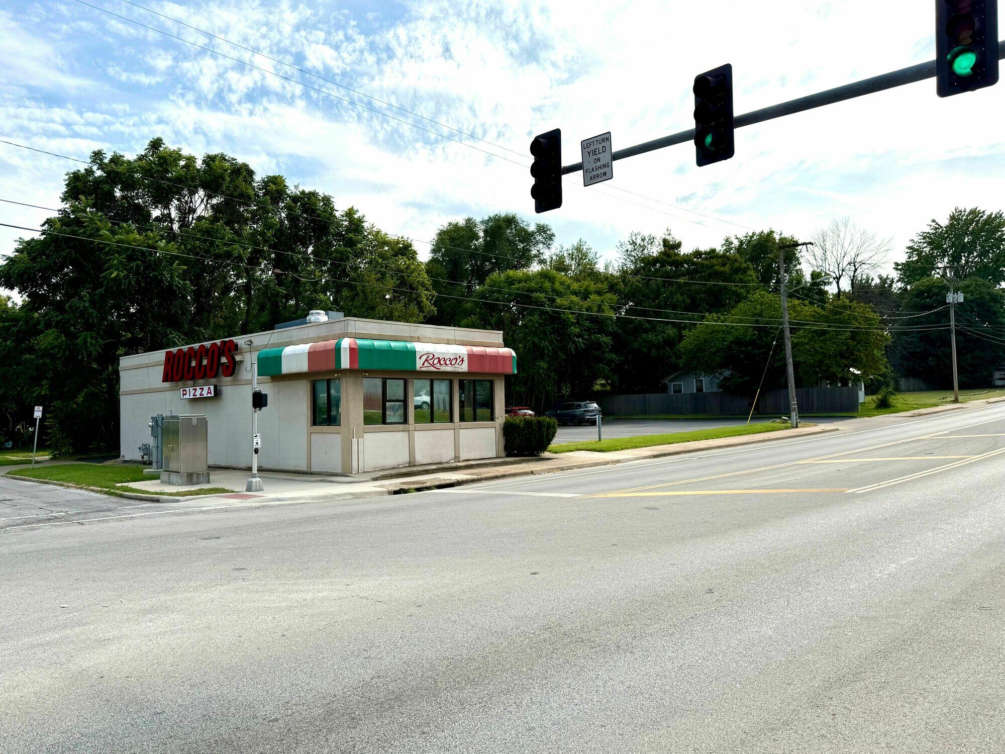 834 East Division Street Property Photo 9