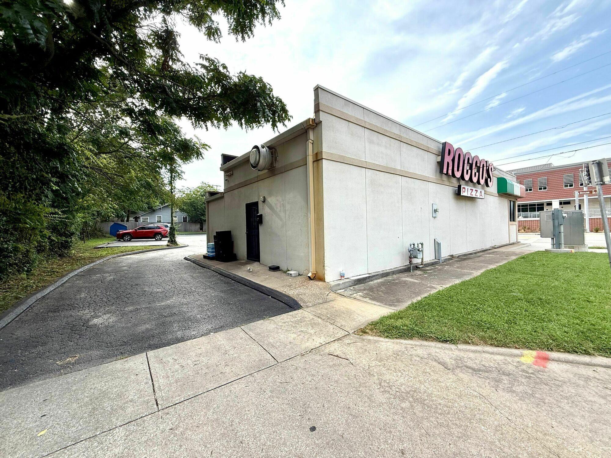 834 East Division Street Property Photo 11