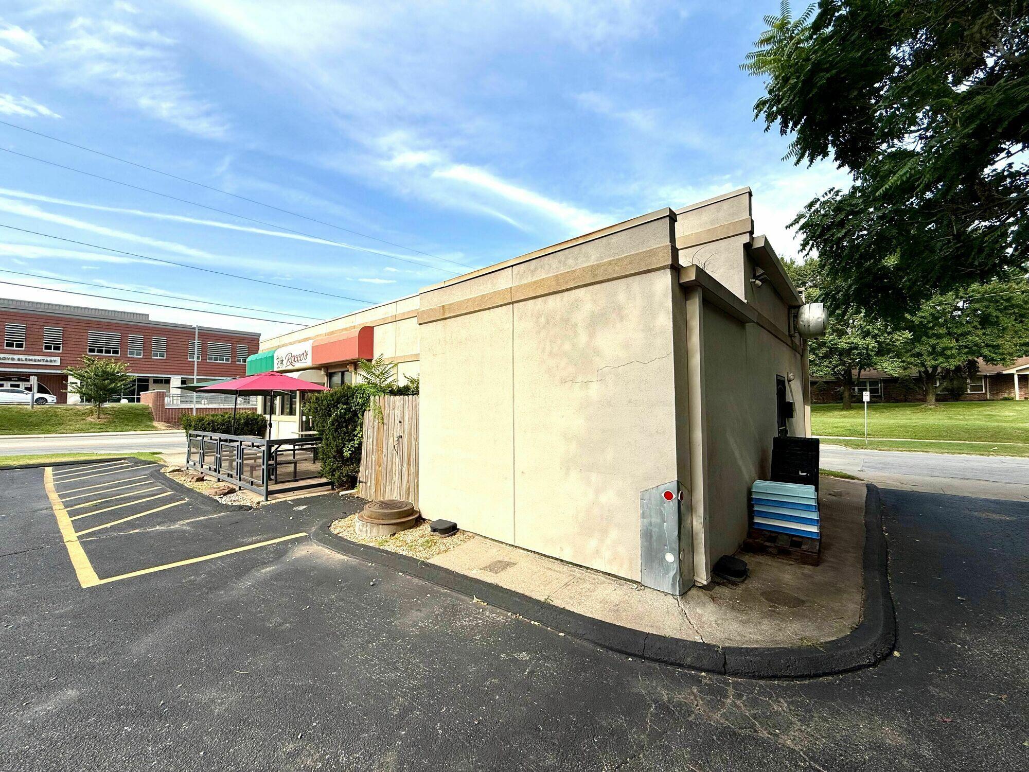 834 East Division Street Property Photo 12