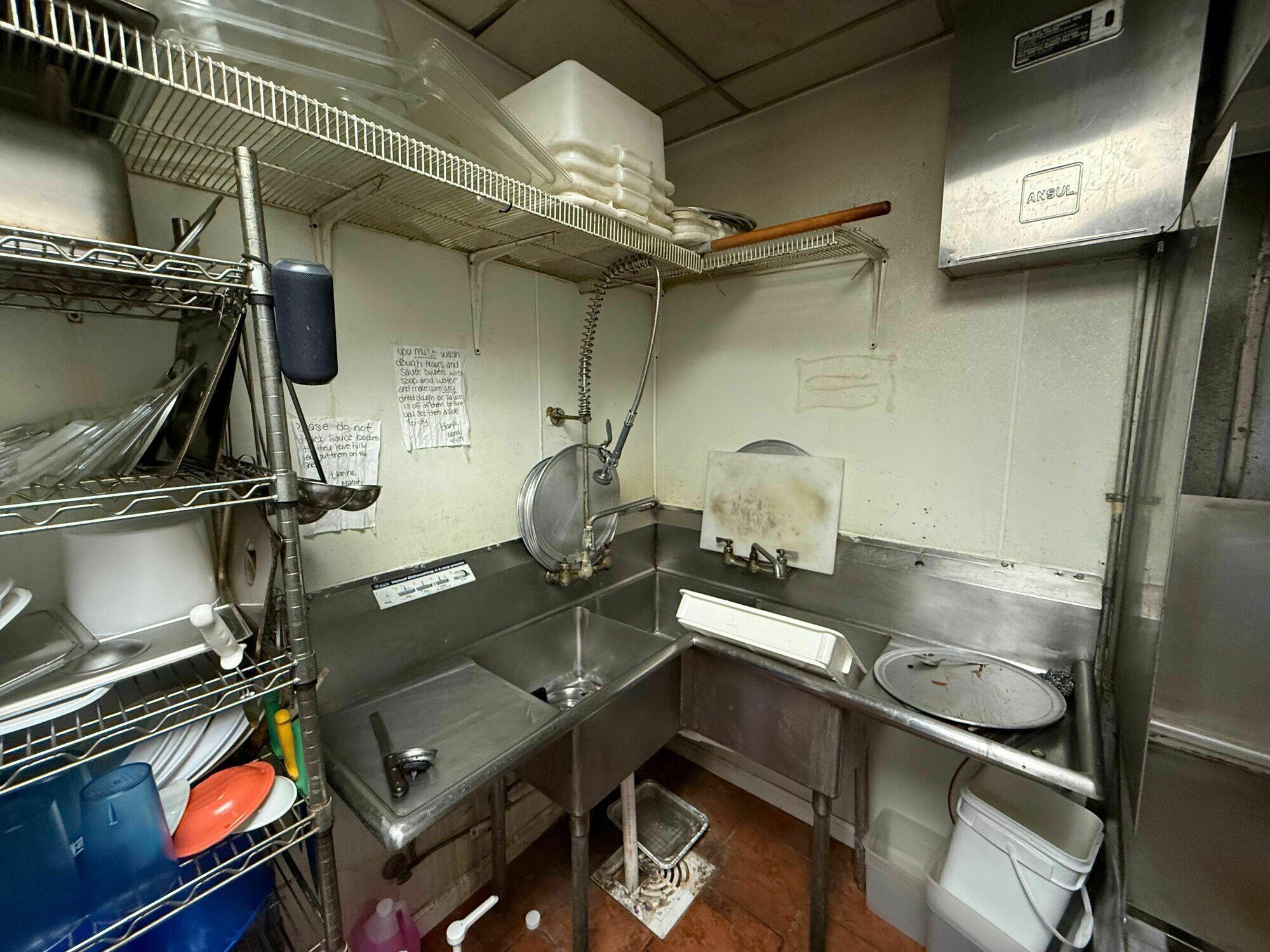 834 East Division Street Property Photo 22