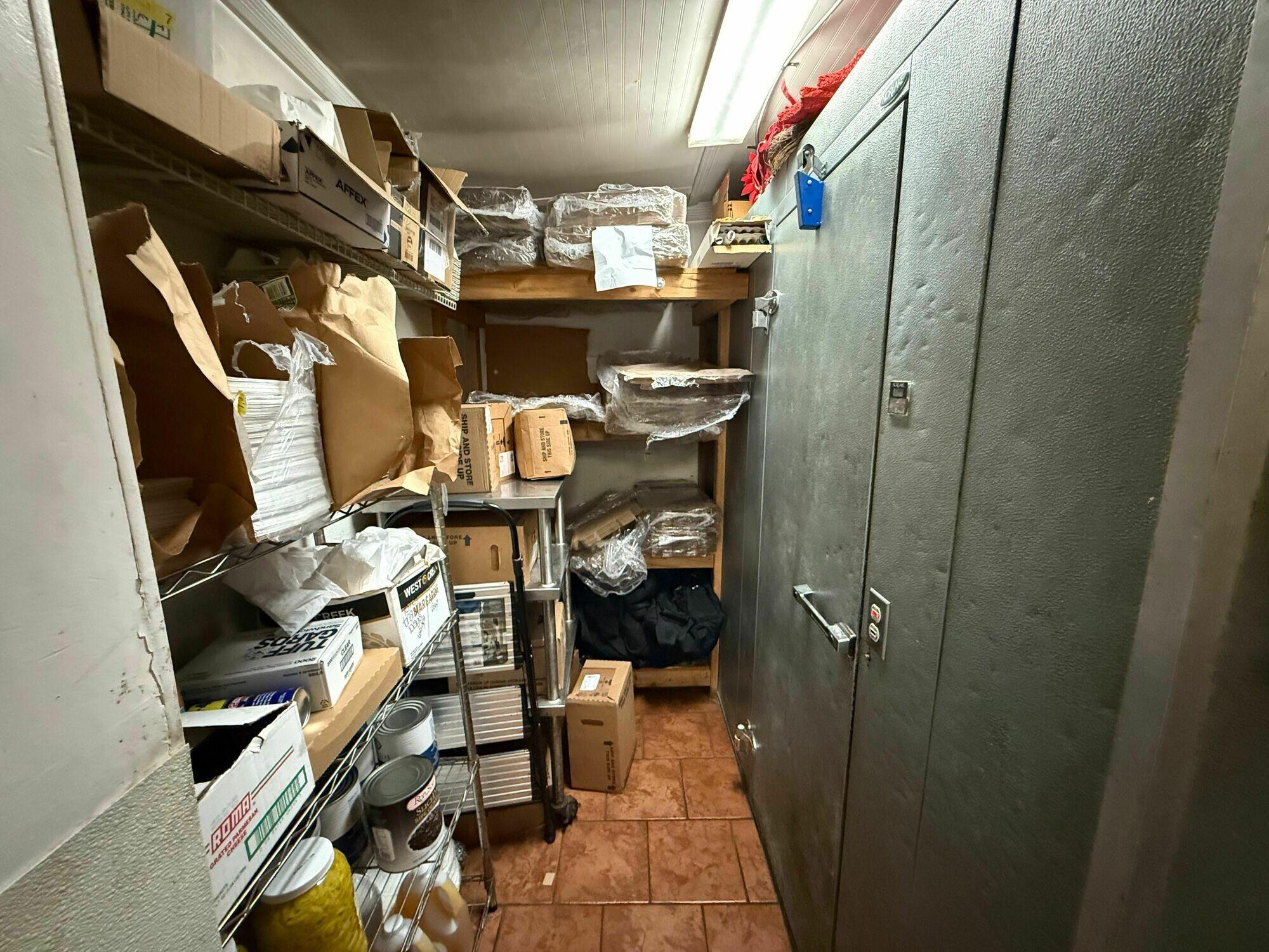 834 East Division Street Property Photo 24