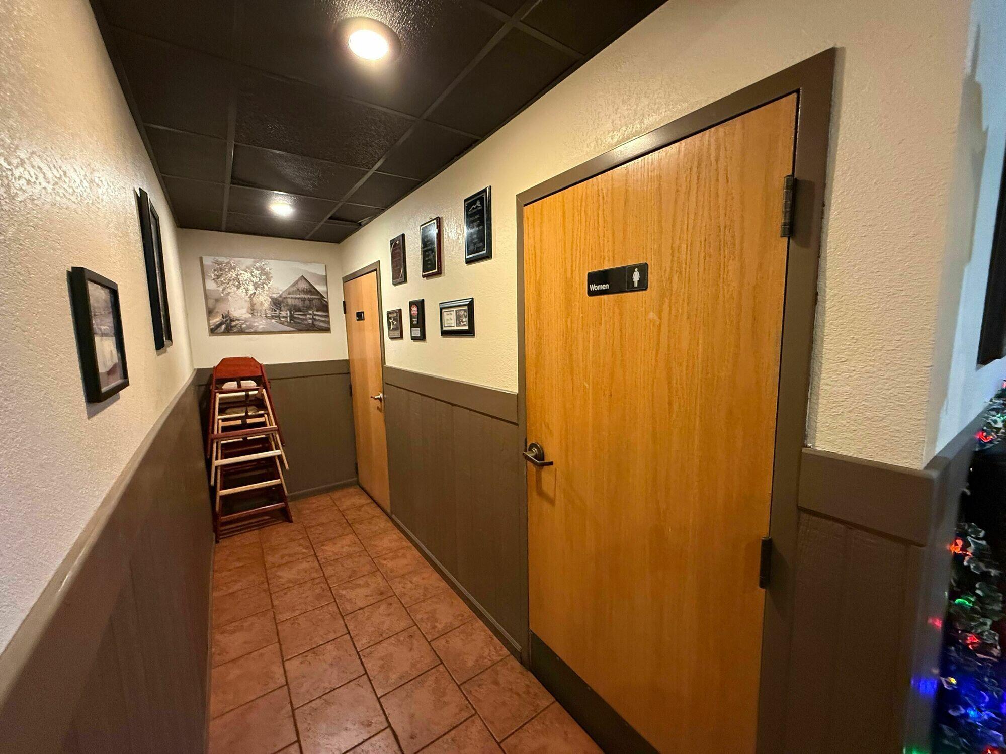 834 East Division Street Property Photo 31