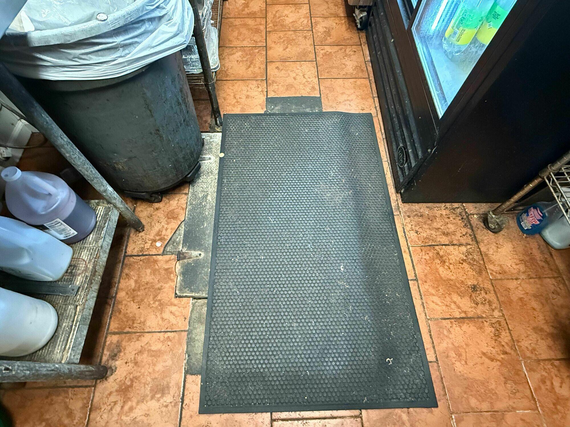 834 East Division Street Property Photo 34