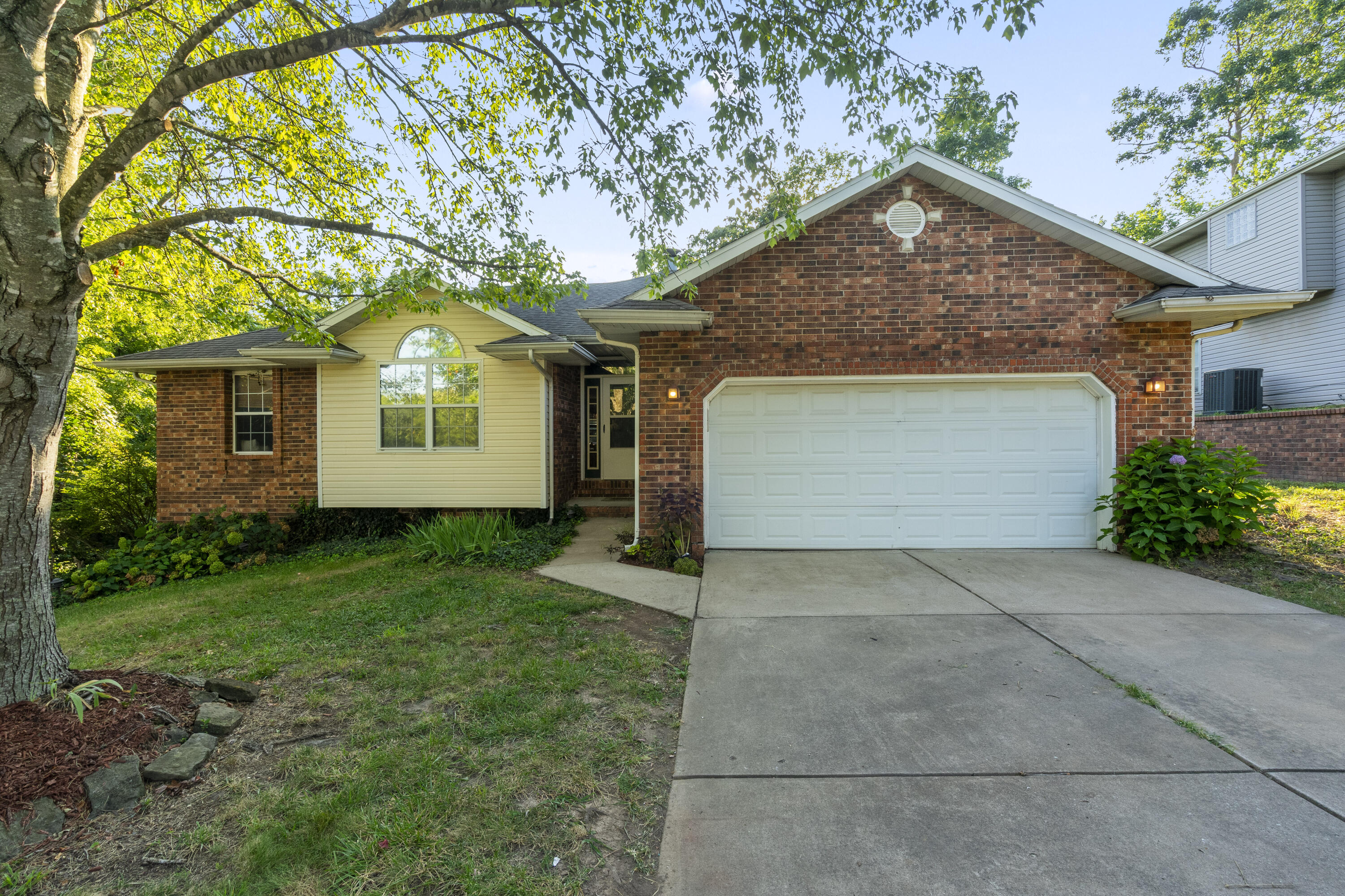3093 South Palisades Drive Property Photo 1