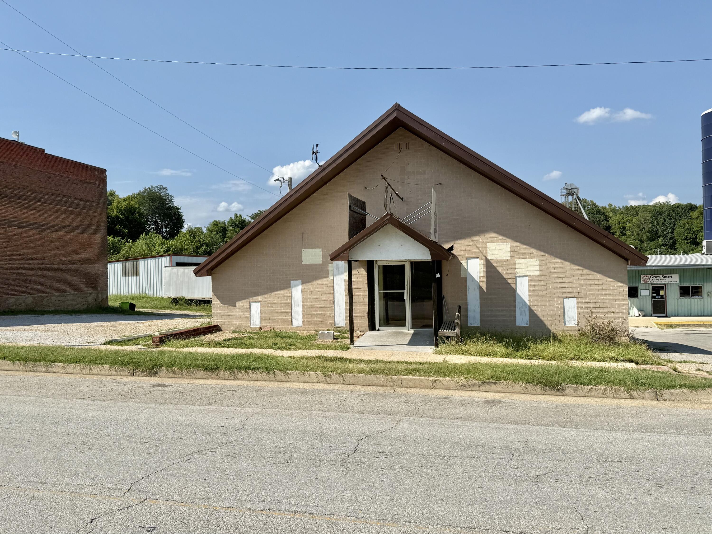 127 East Rolla Street Property Photo 1
