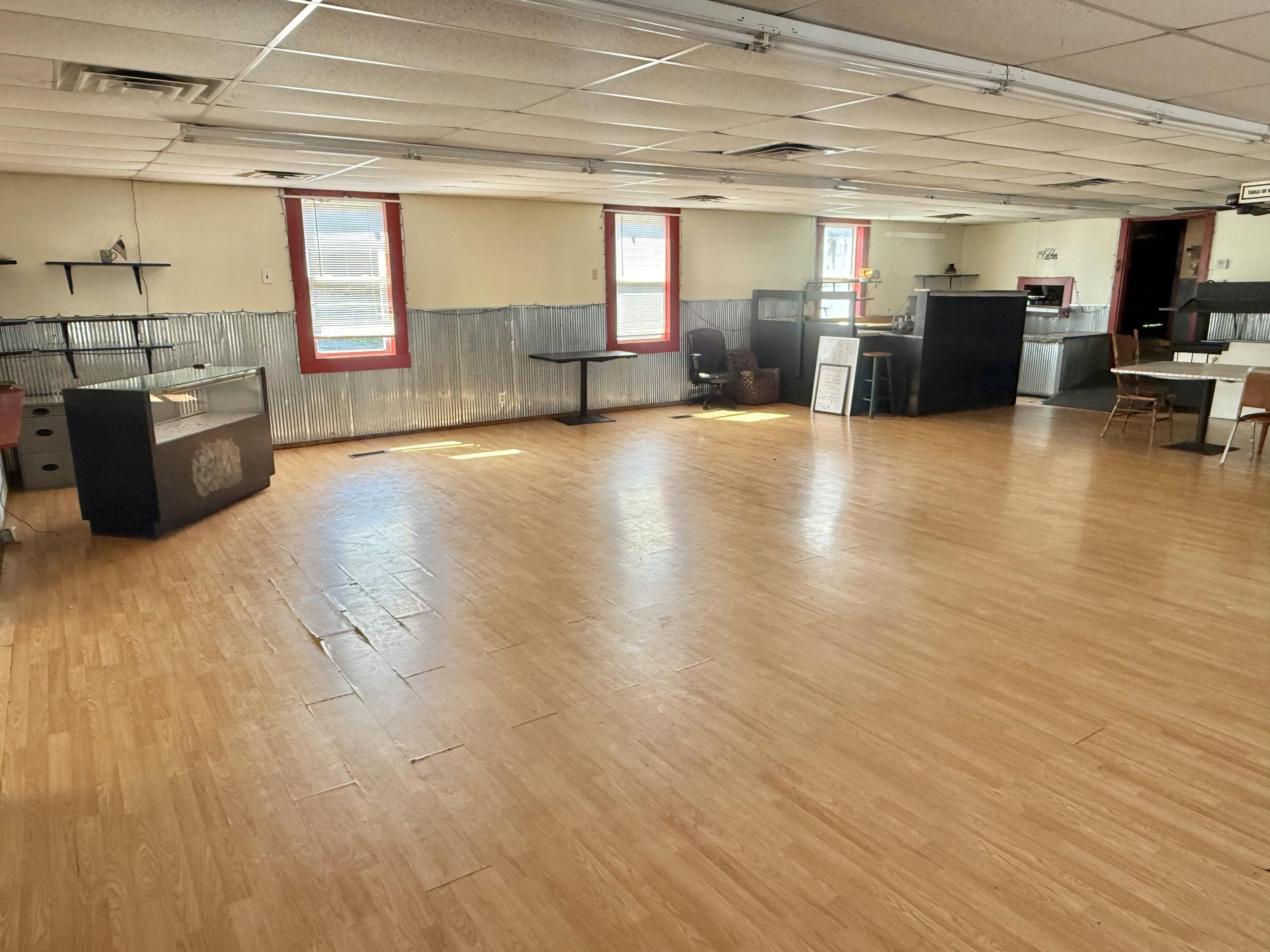 127 East Rolla Street Property Photo 4