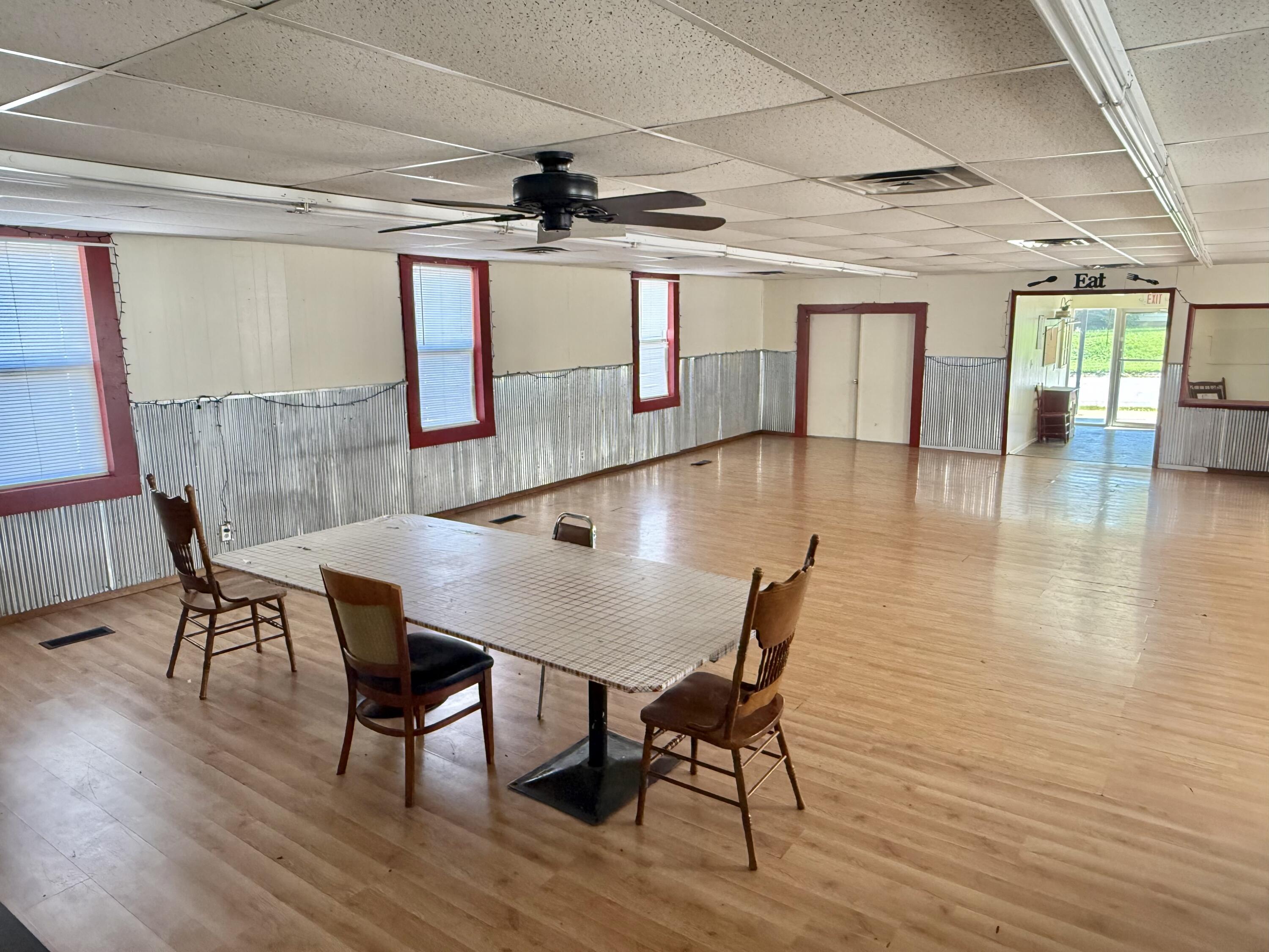 127 East Rolla Street Property Photo 7