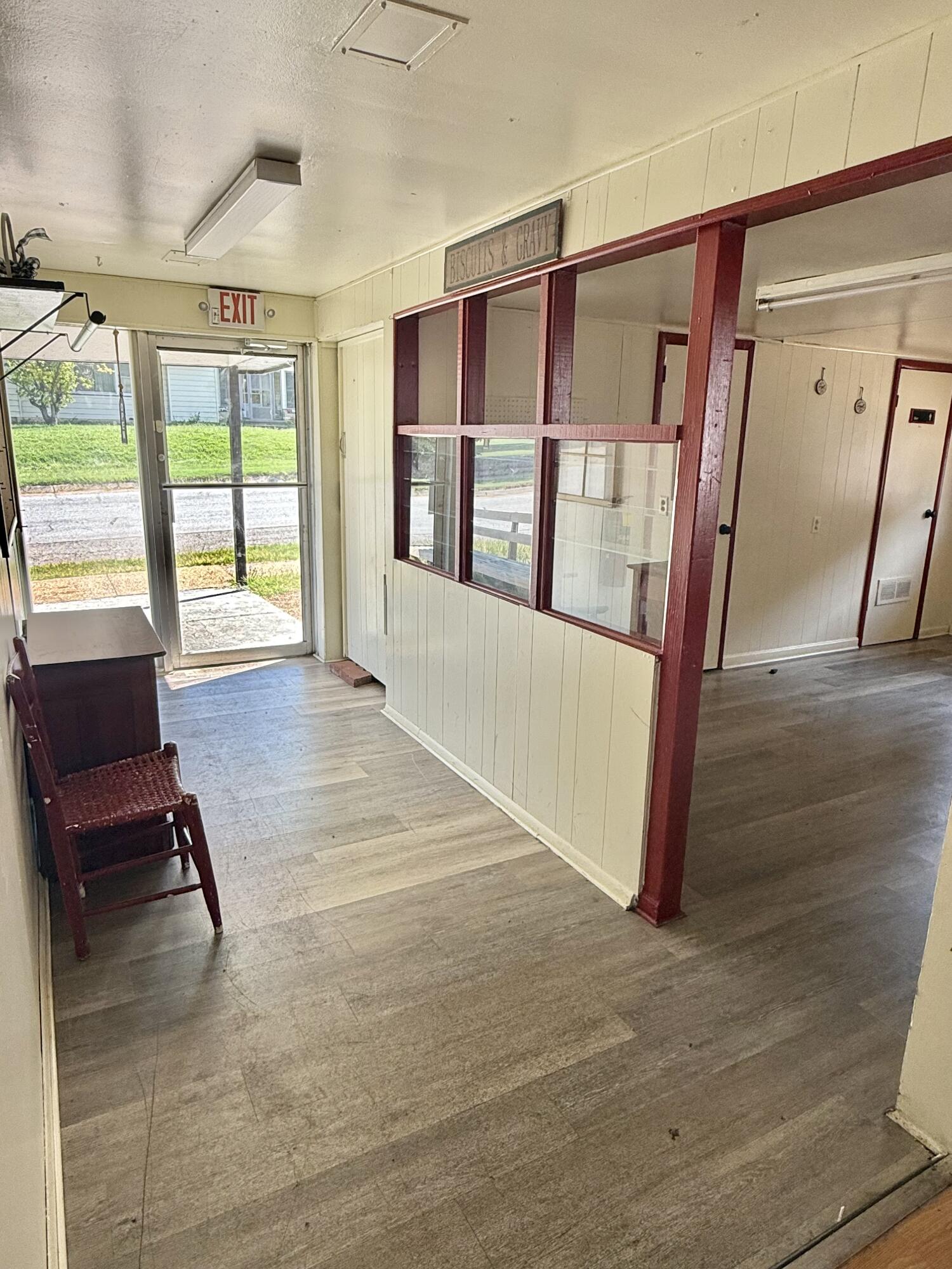 127 East Rolla Street Property Photo 12