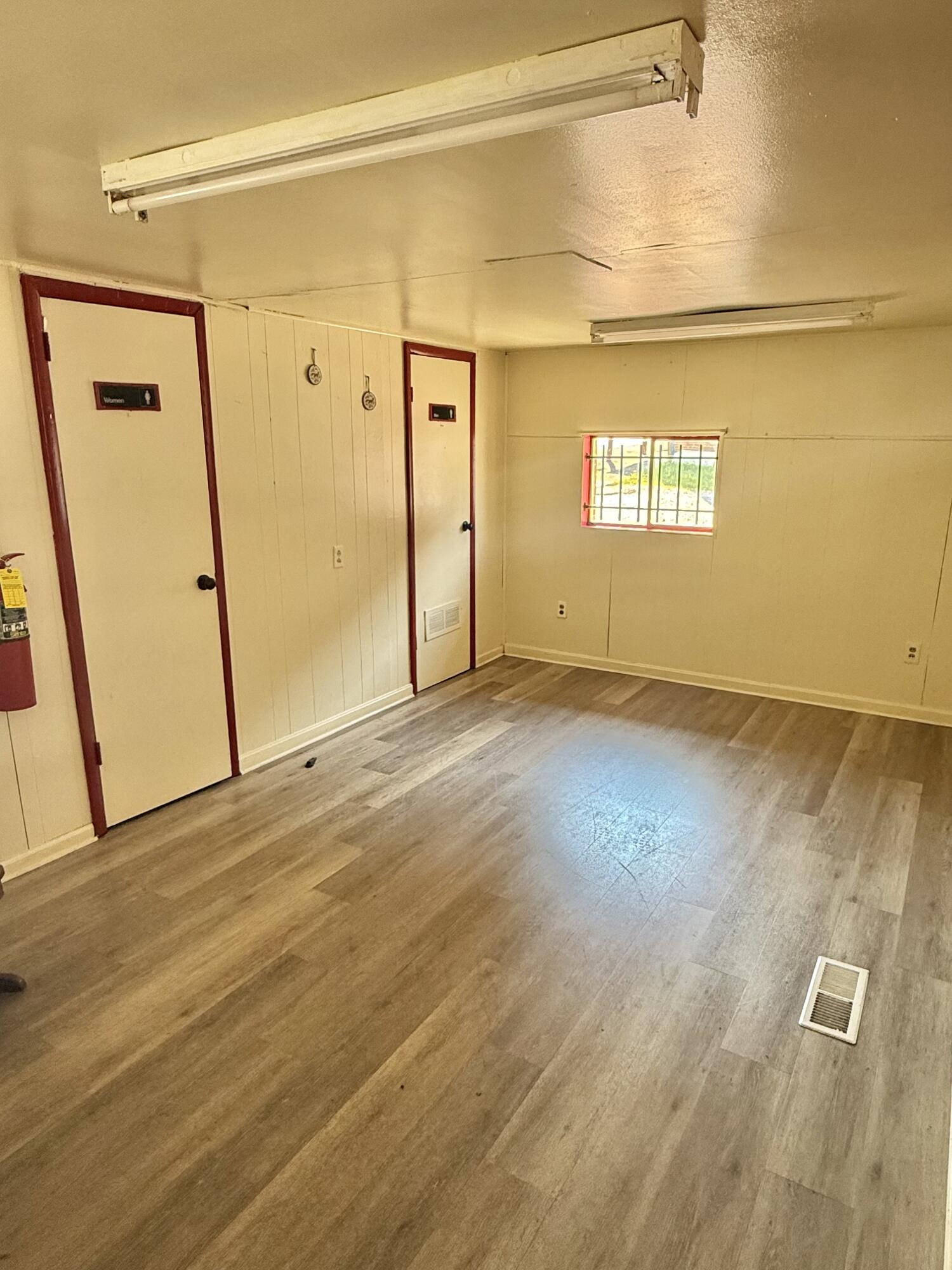 127 East Rolla Street Property Photo 13