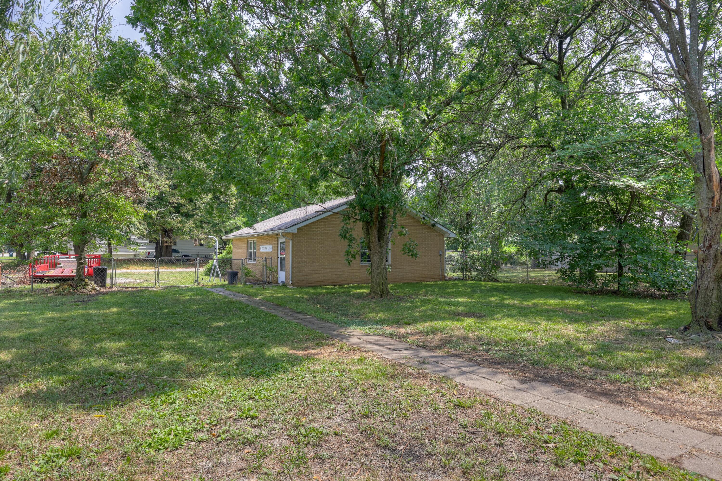 4094 Parkview Drive Property Photo 4