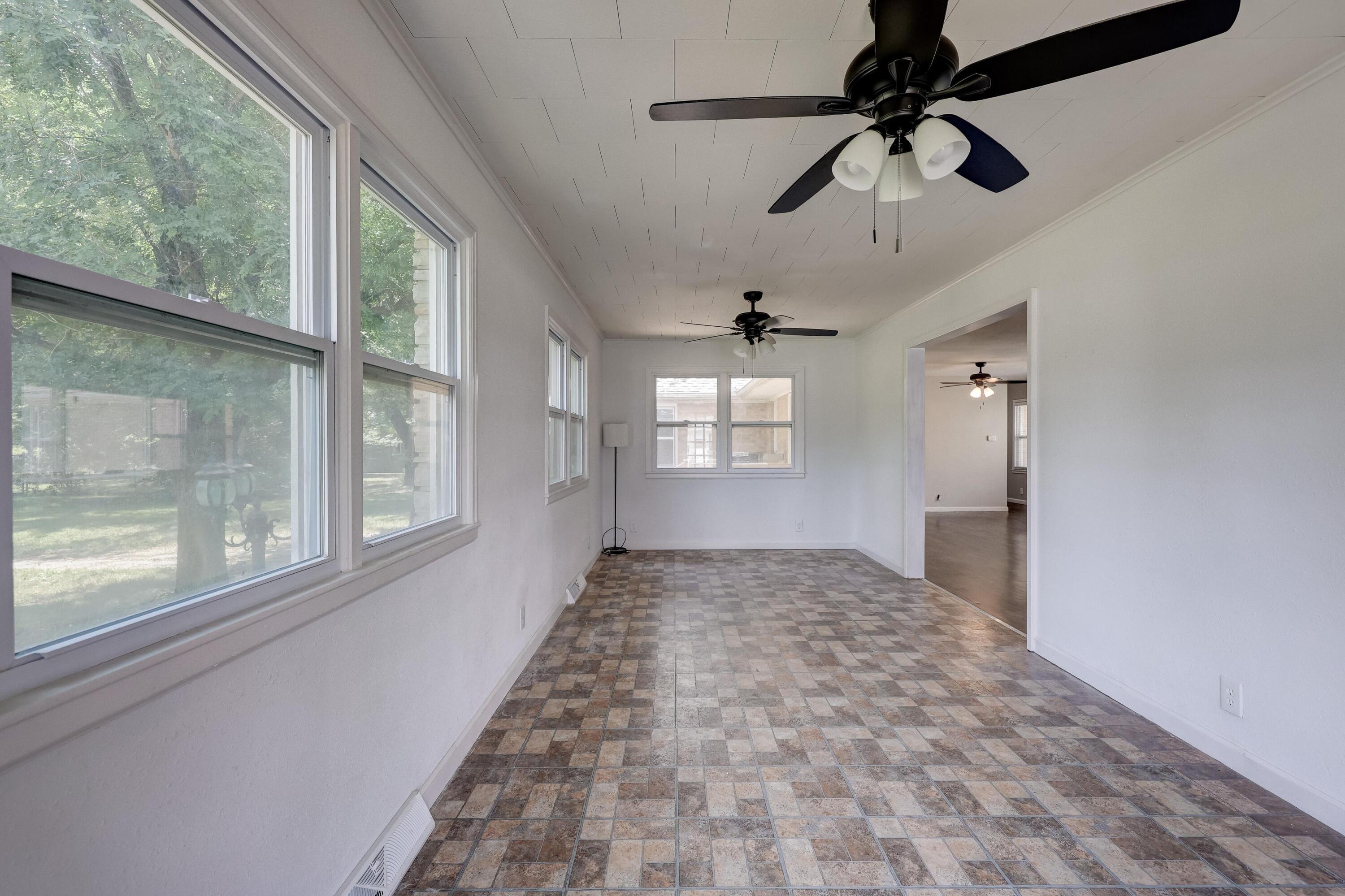 4094 Parkview Drive Property Photo 12