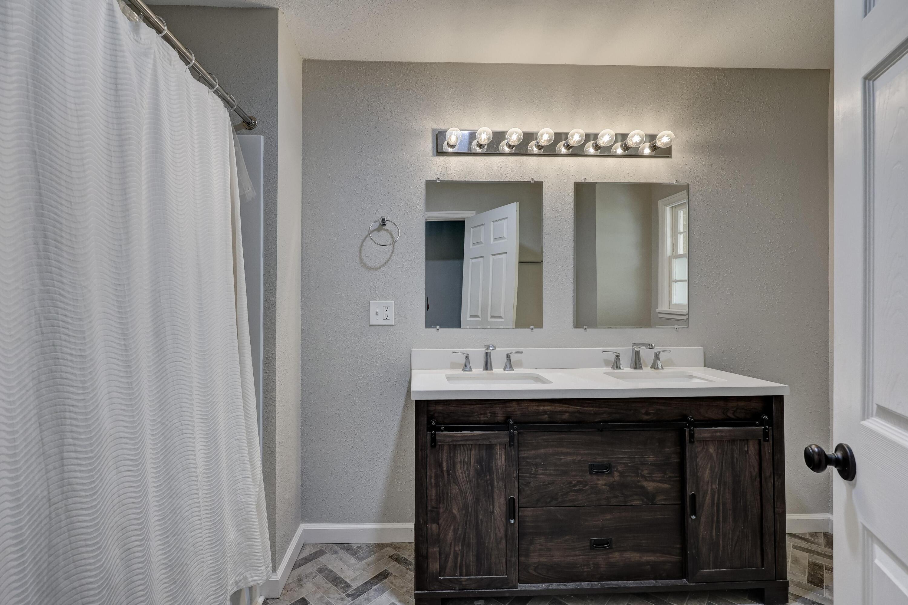 4094 Parkview Drive Property Photo 18