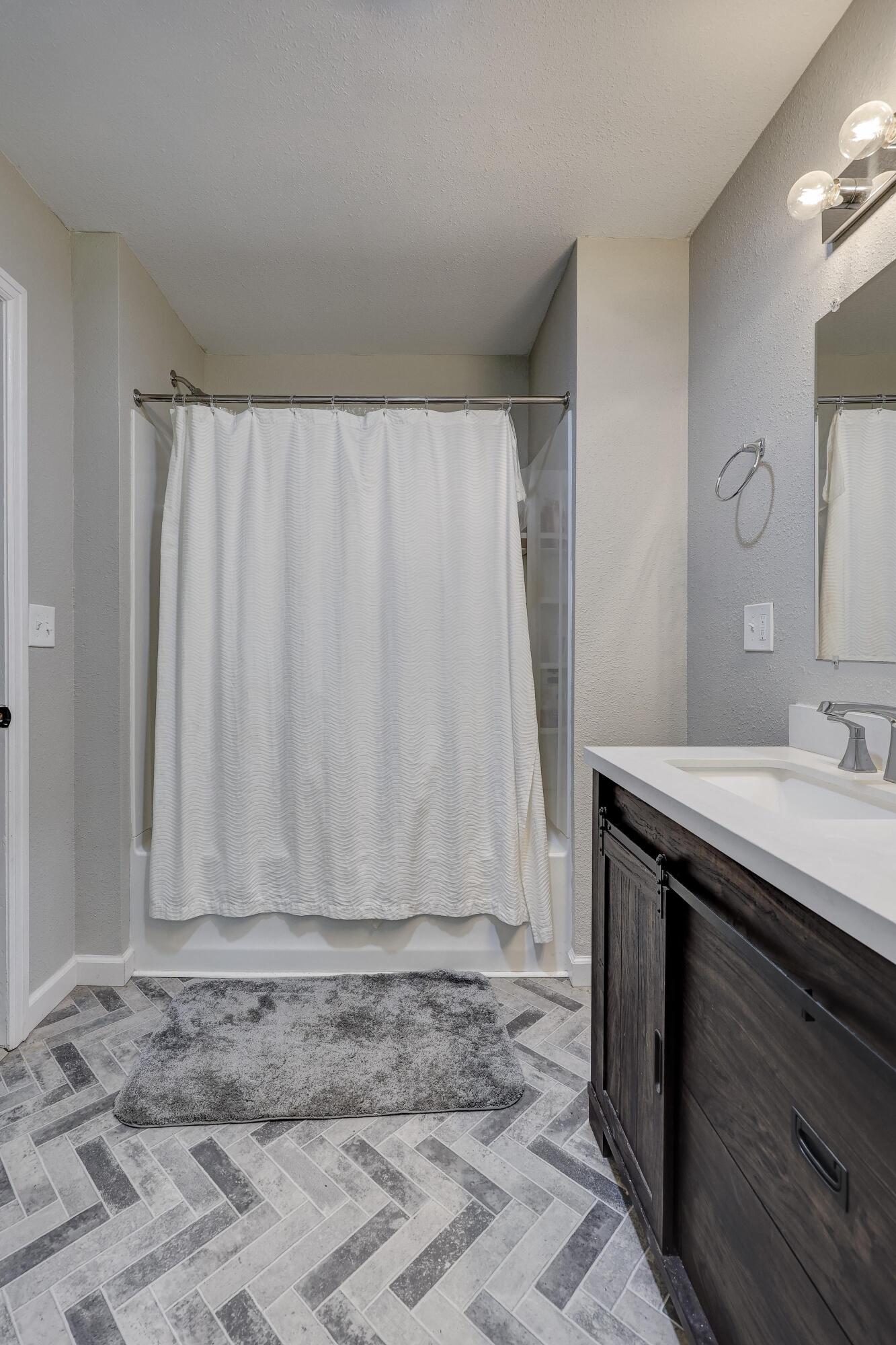 4094 Parkview Drive Property Photo 20