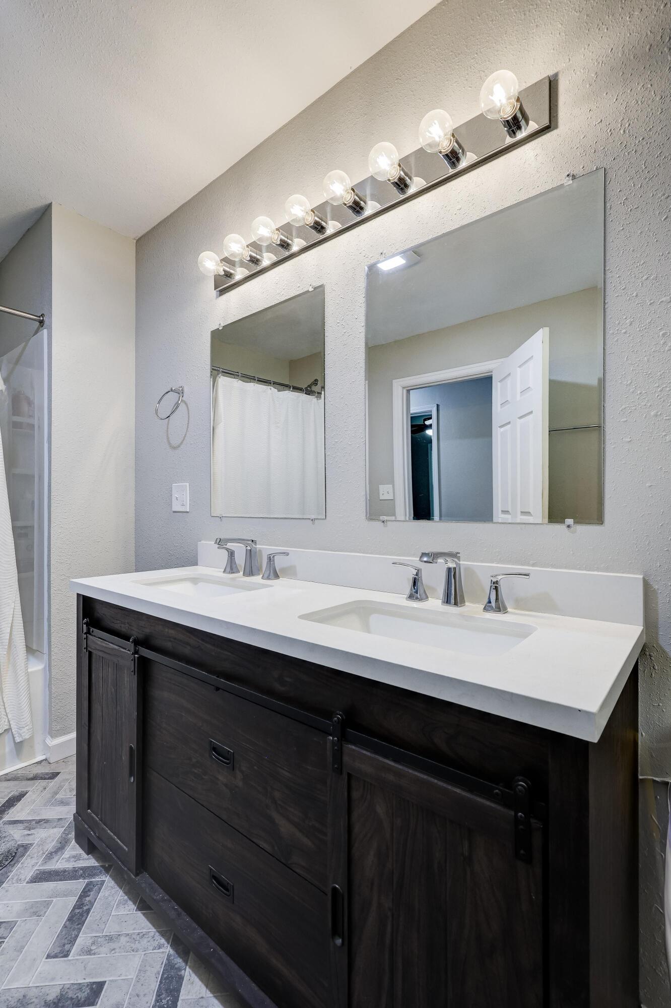 4094 Parkview Drive Property Photo 21