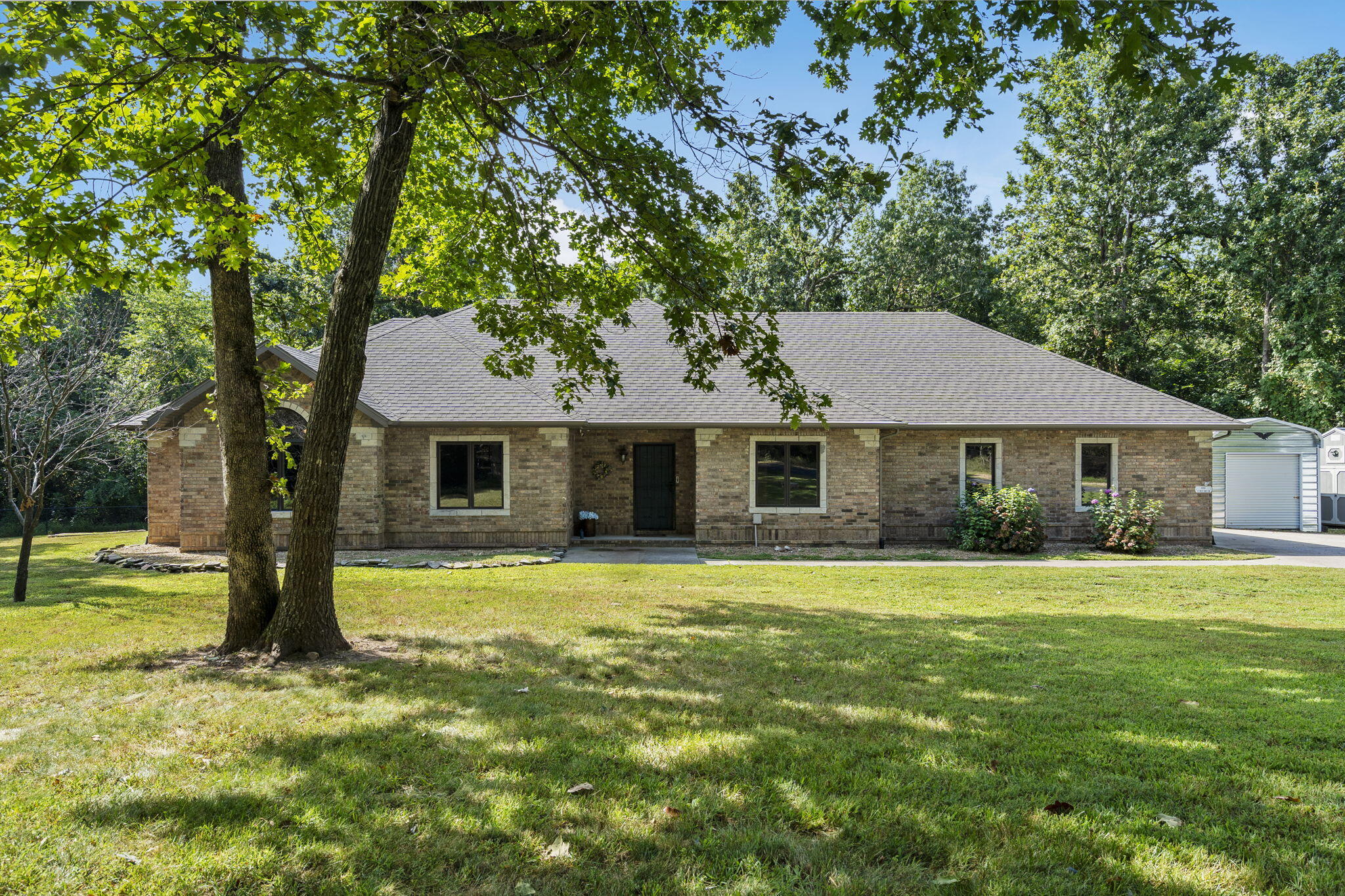 4660 East Red Oak Lane Property Photo 1