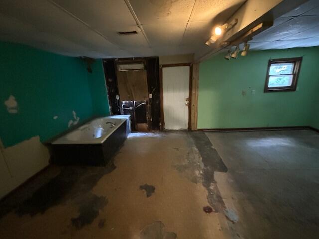 2136 North Washington Avenue Property Photo 13