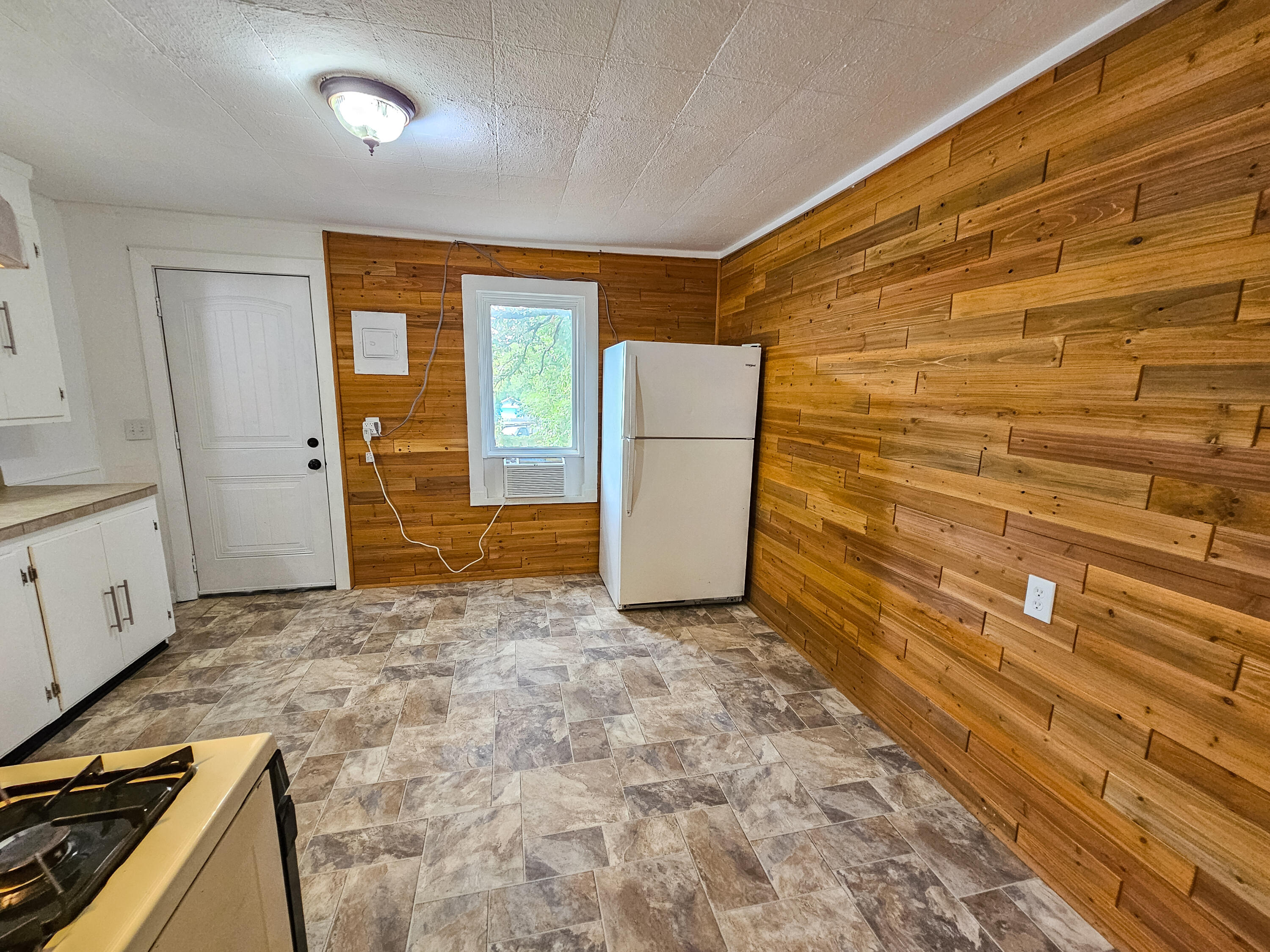 407 Grand Avenue Property Photo 19