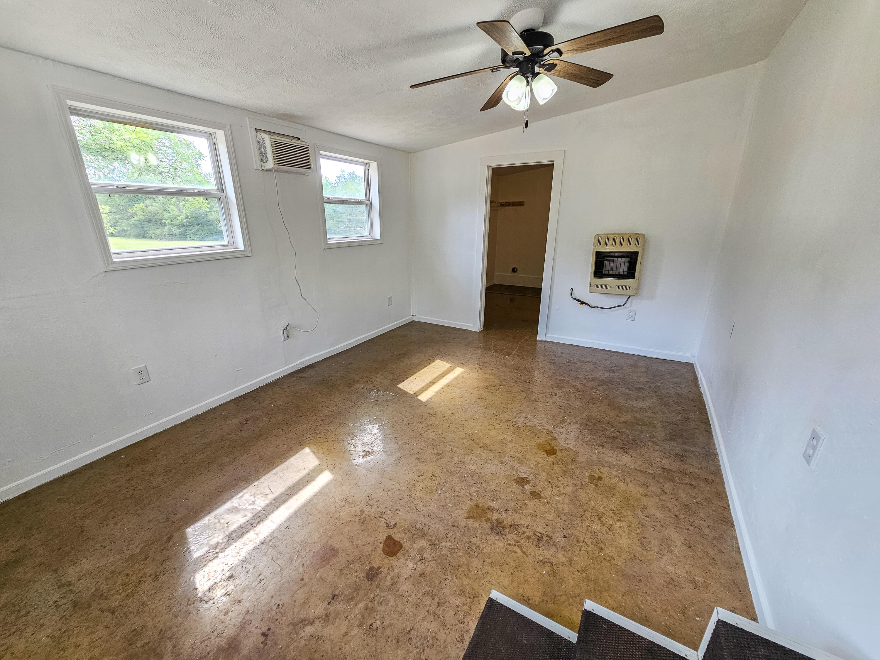 407 Grand Avenue Property Photo 25