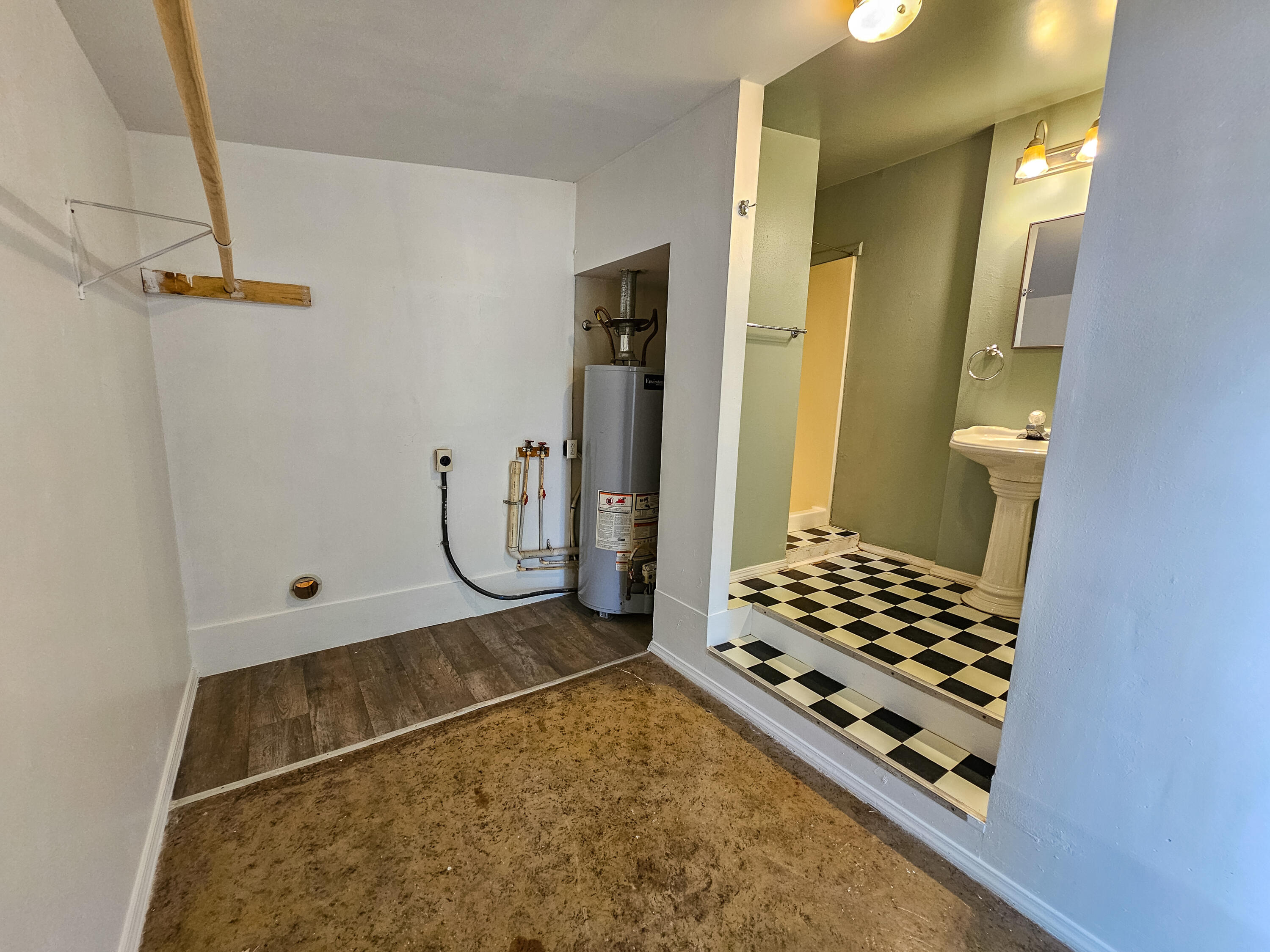 407 Grand Avenue Property Photo 28