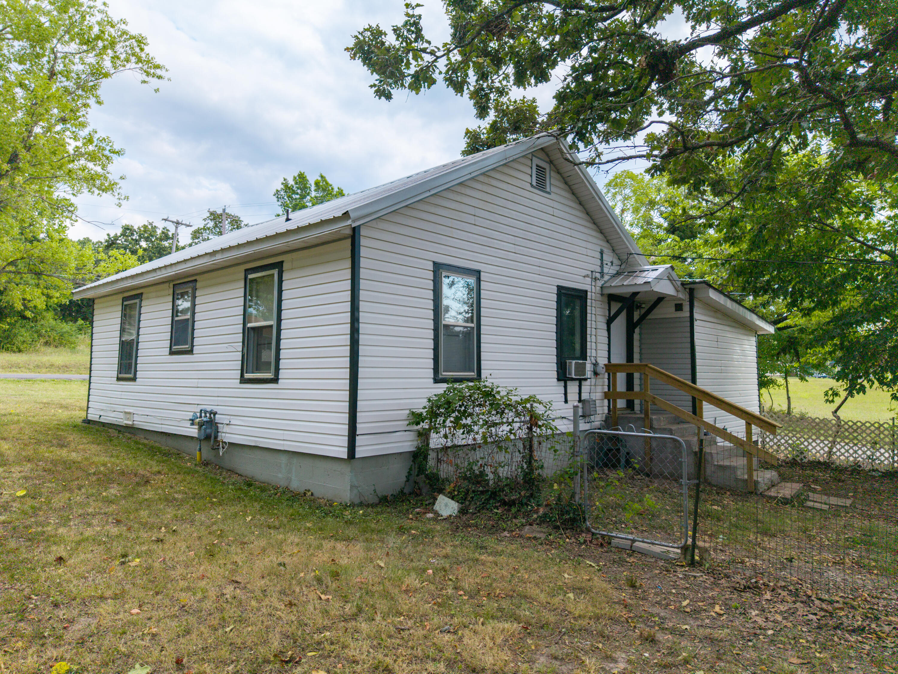 407 Grand Avenue Property Photo 37