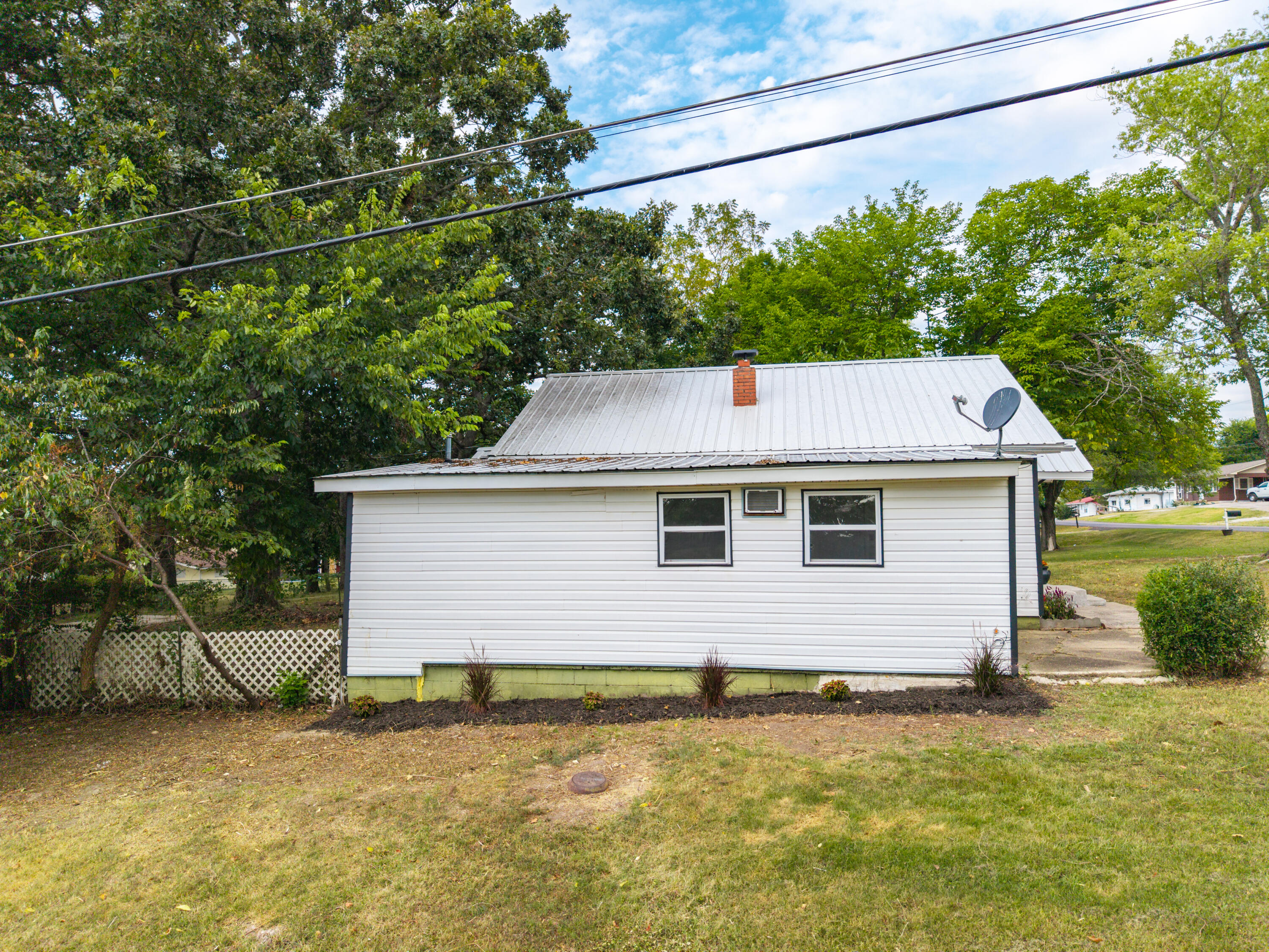 407 Grand Avenue Property Photo 38