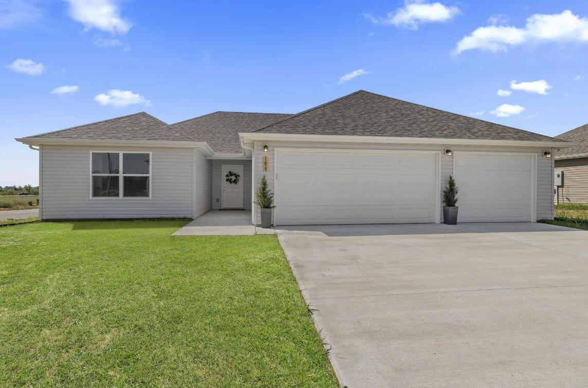 108 Pin Oak Drive Property Photo 1