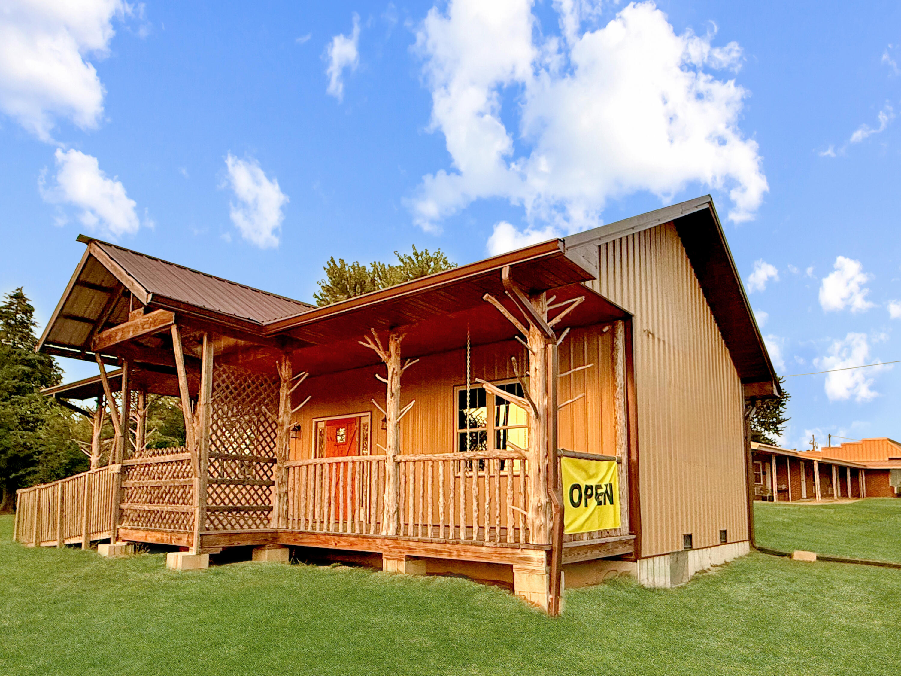 401 North Busch Street Property Photo 2