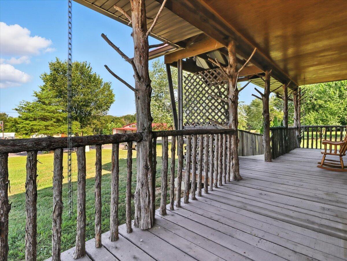 401 North Busch Street Property Photo 7