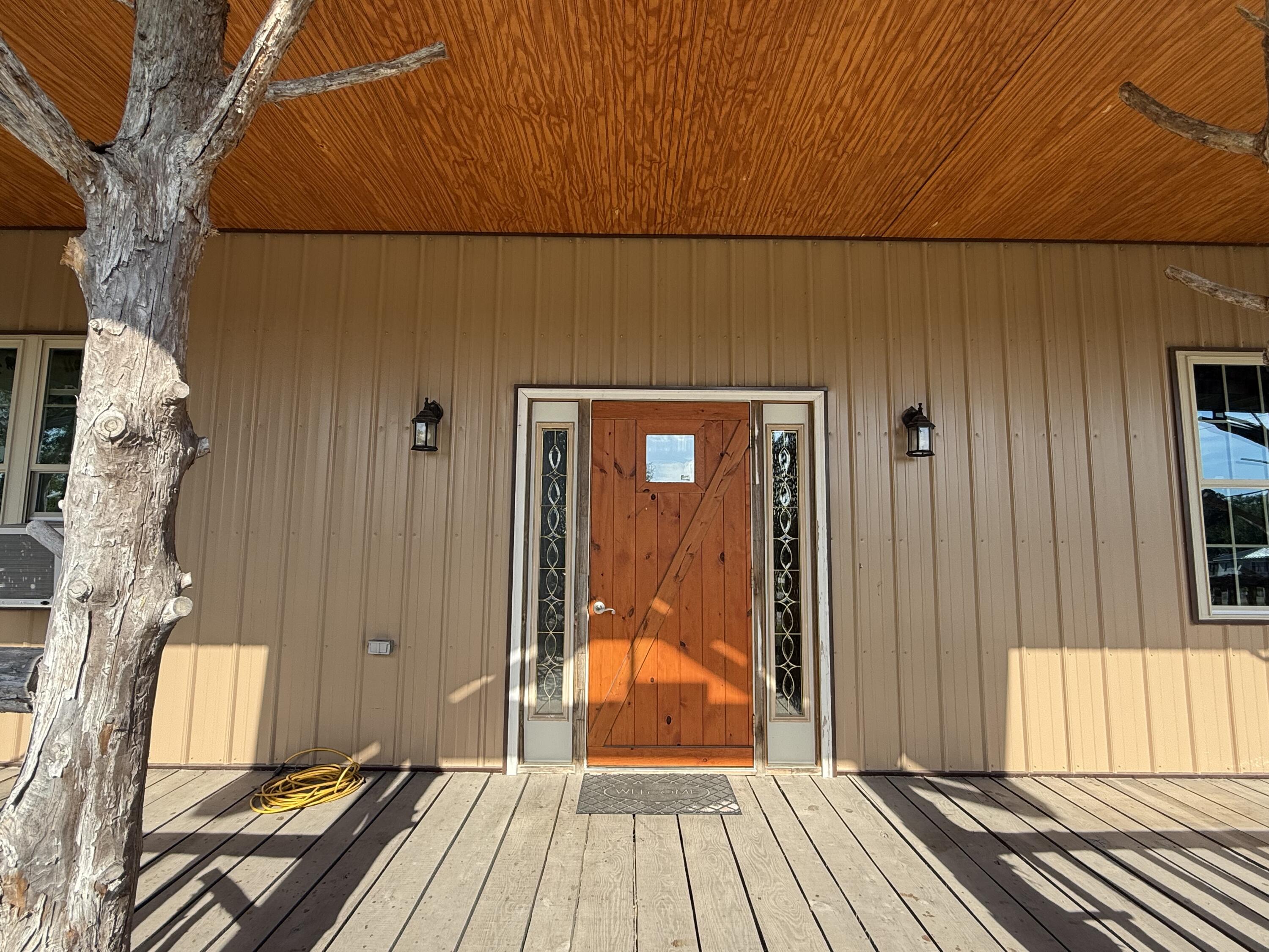 401 North Busch Street Property Photo 8