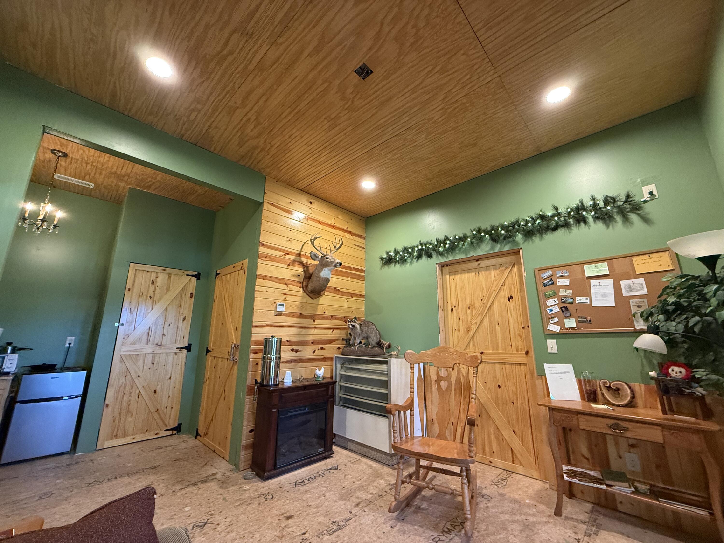 401 North Busch Street Property Photo 10