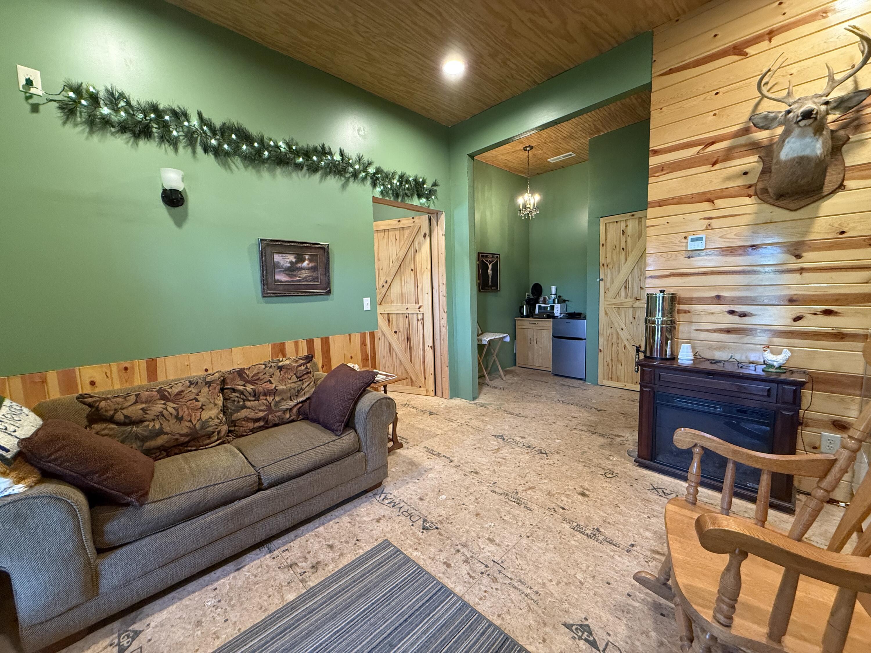 401 North Busch Street Property Photo 11