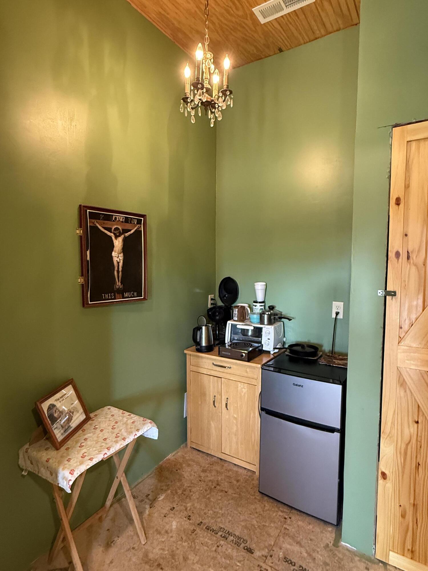 401 North Busch Street Property Photo 12