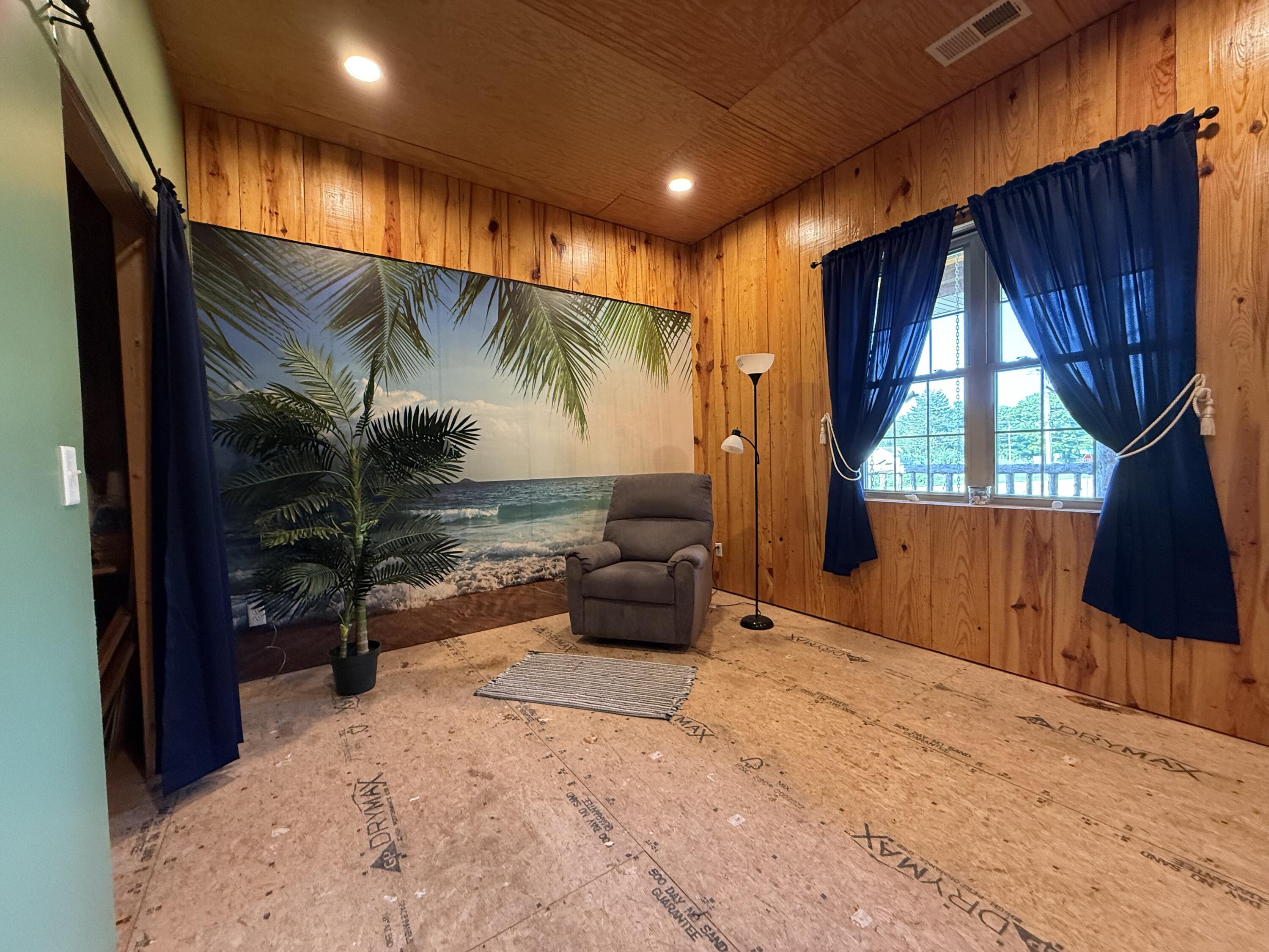 401 North Busch Street Property Photo 14