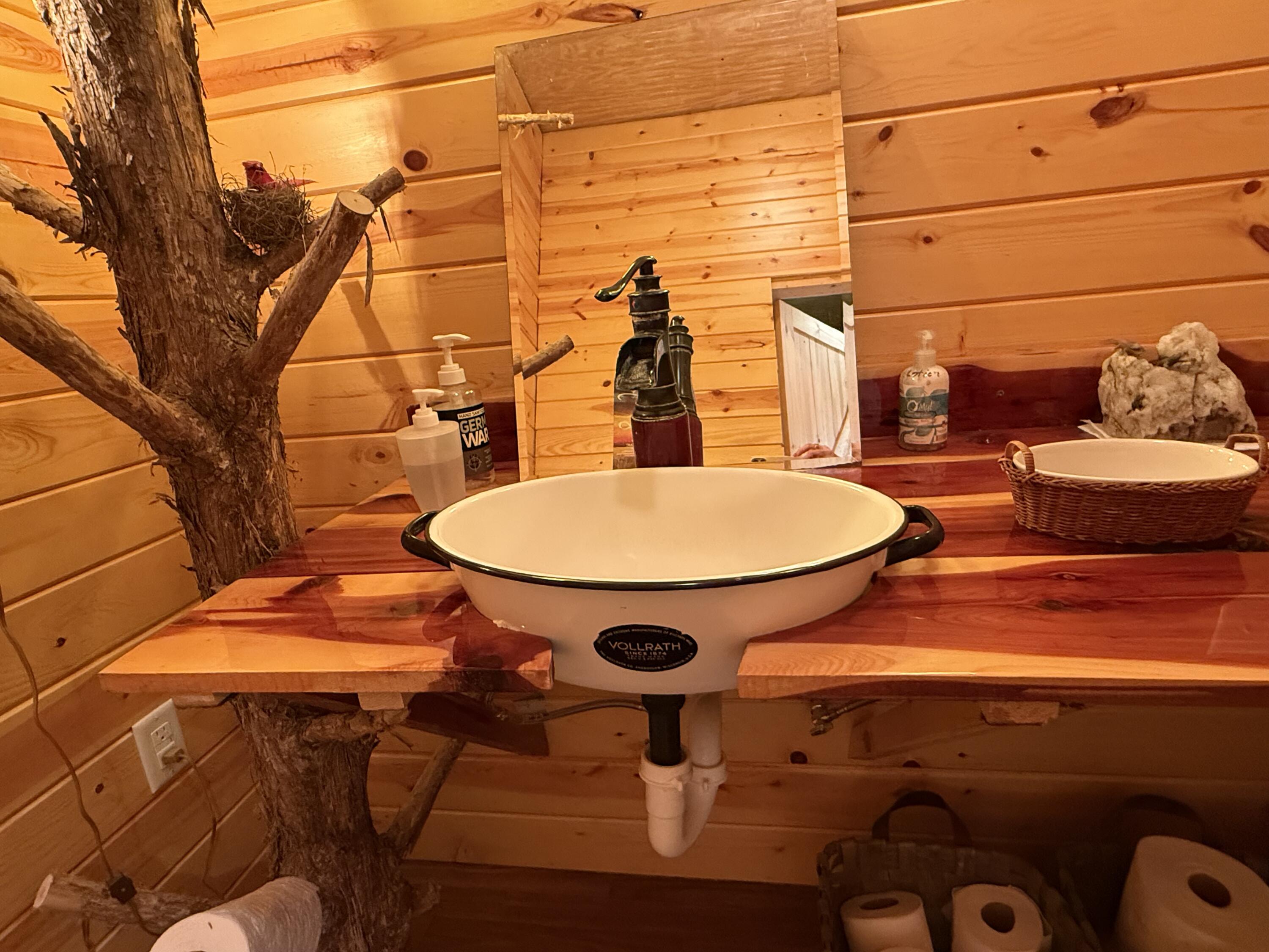 401 North Busch Street Property Photo 18