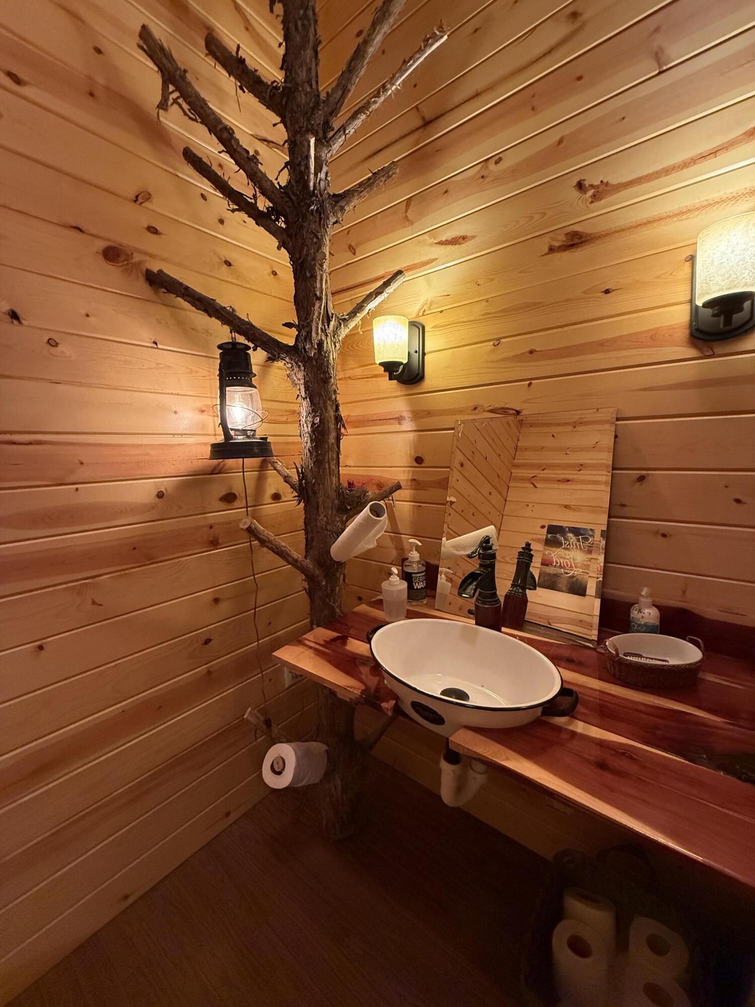 401 North Busch Street Property Photo 20