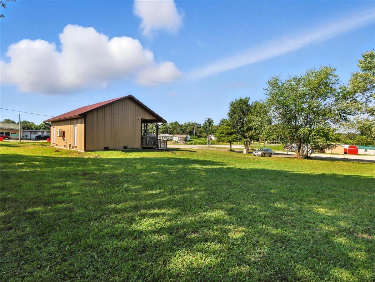 401 North Busch Street Property Photo 29